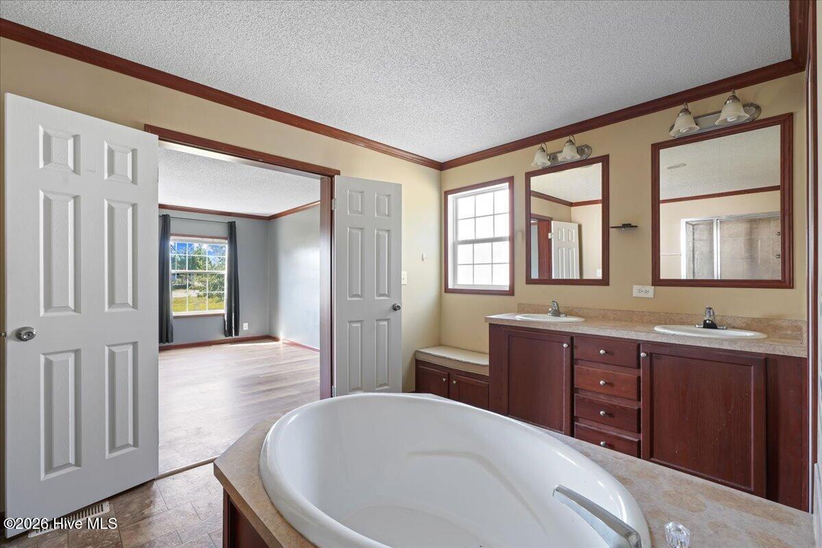 213 Devonshire Drive Property Photo 32