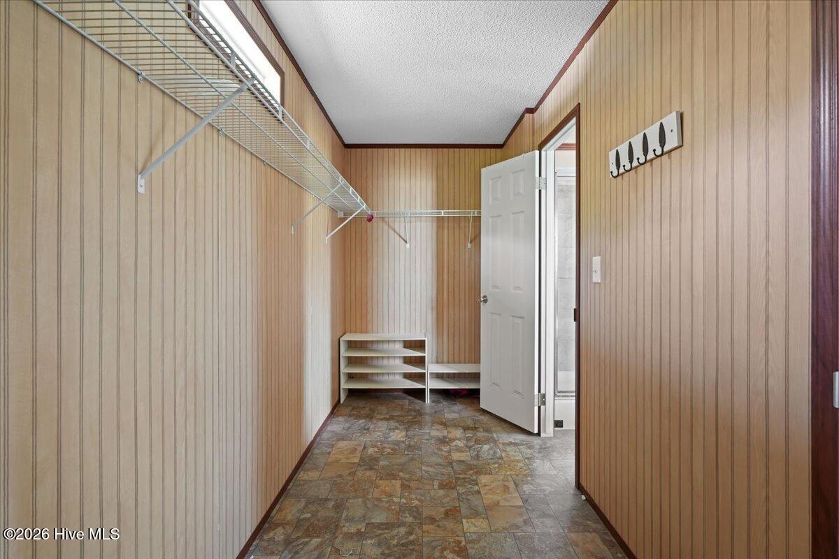 213 Devonshire Drive Property Photo 34