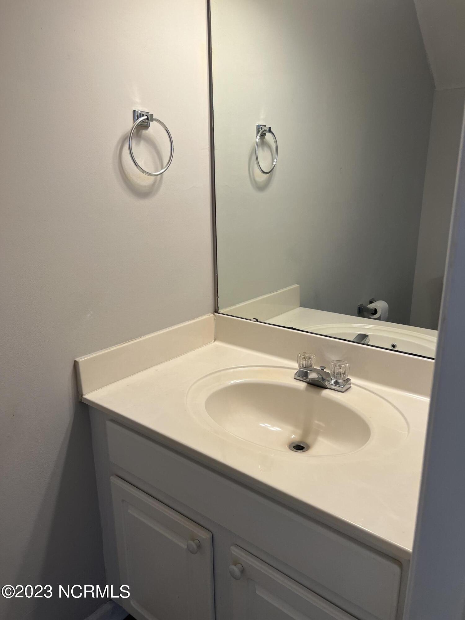 4215 Williamsbrook Lane B Property Photo 15