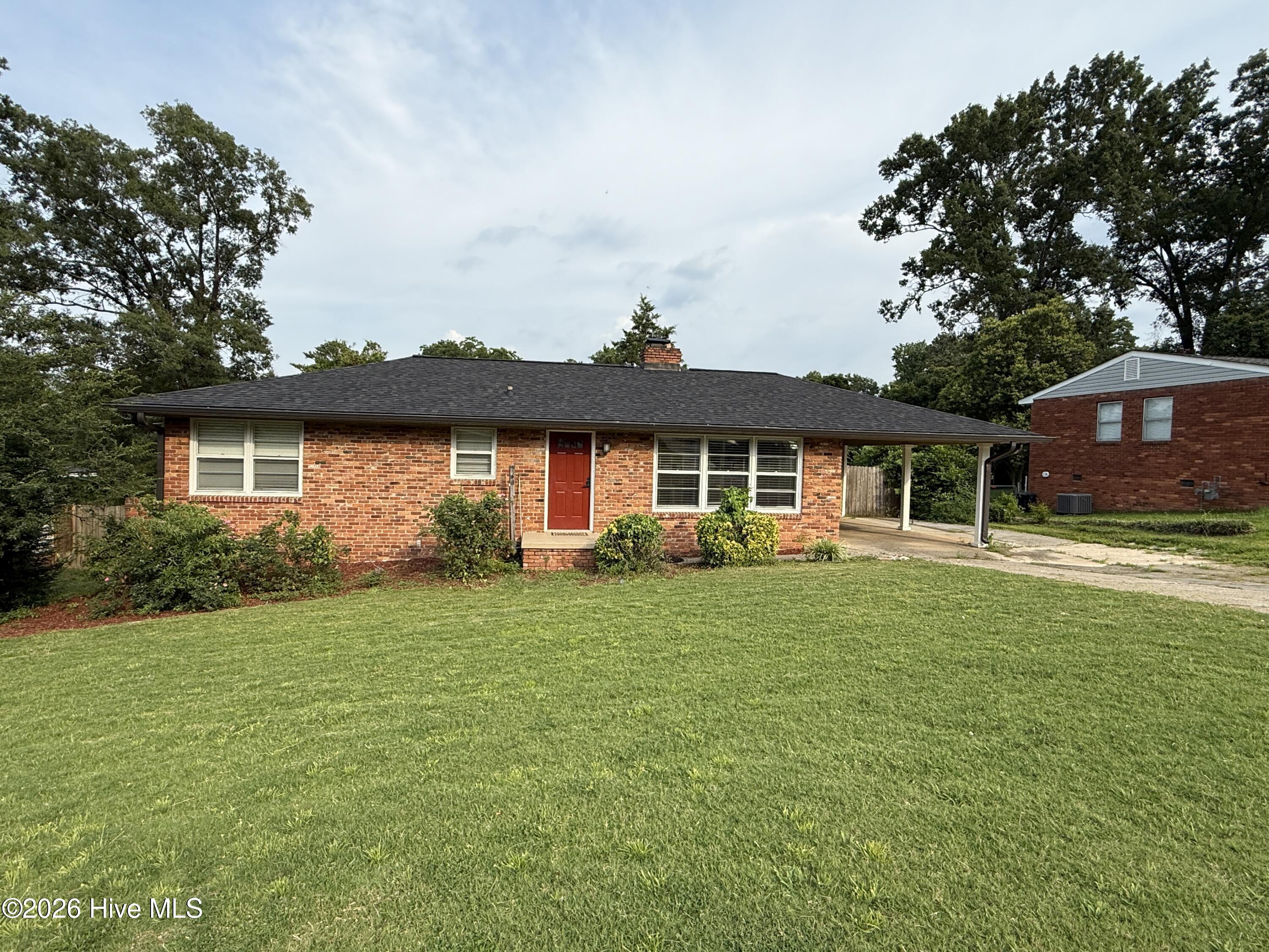 922 Papaya Street Property Photo 1
