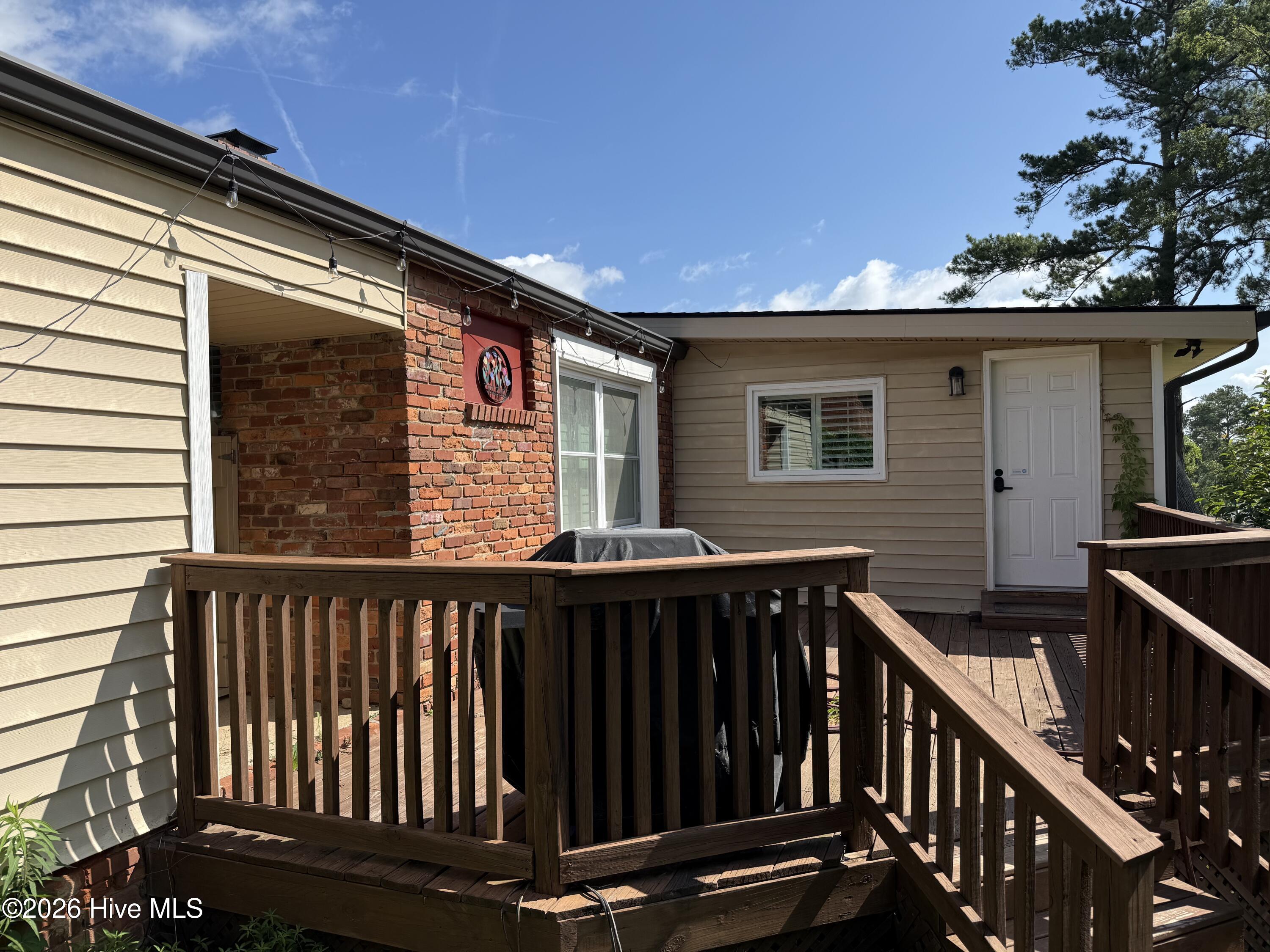 922 Papaya Street Property Photo 2