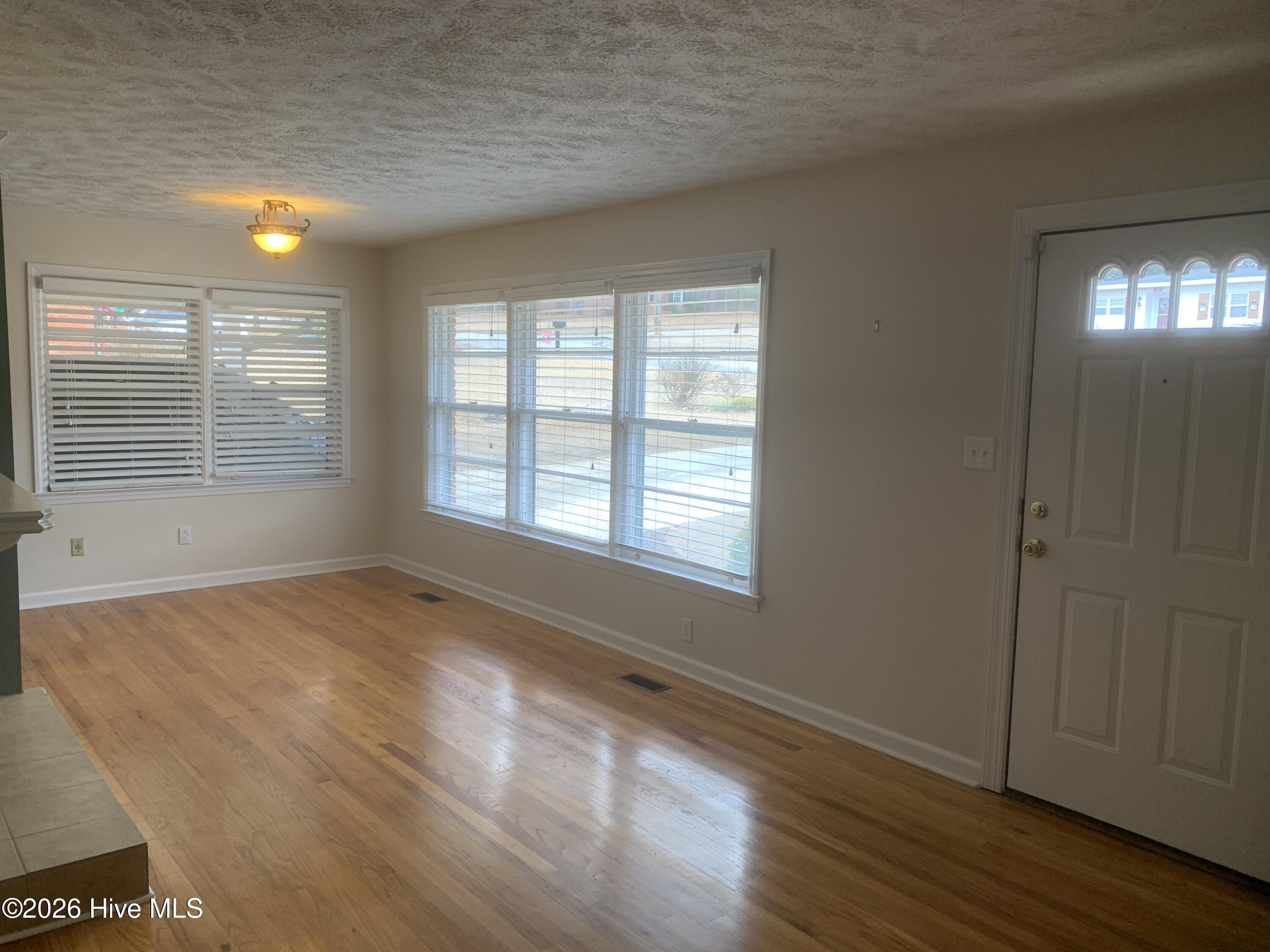 922 Papaya Street Property Photo 4