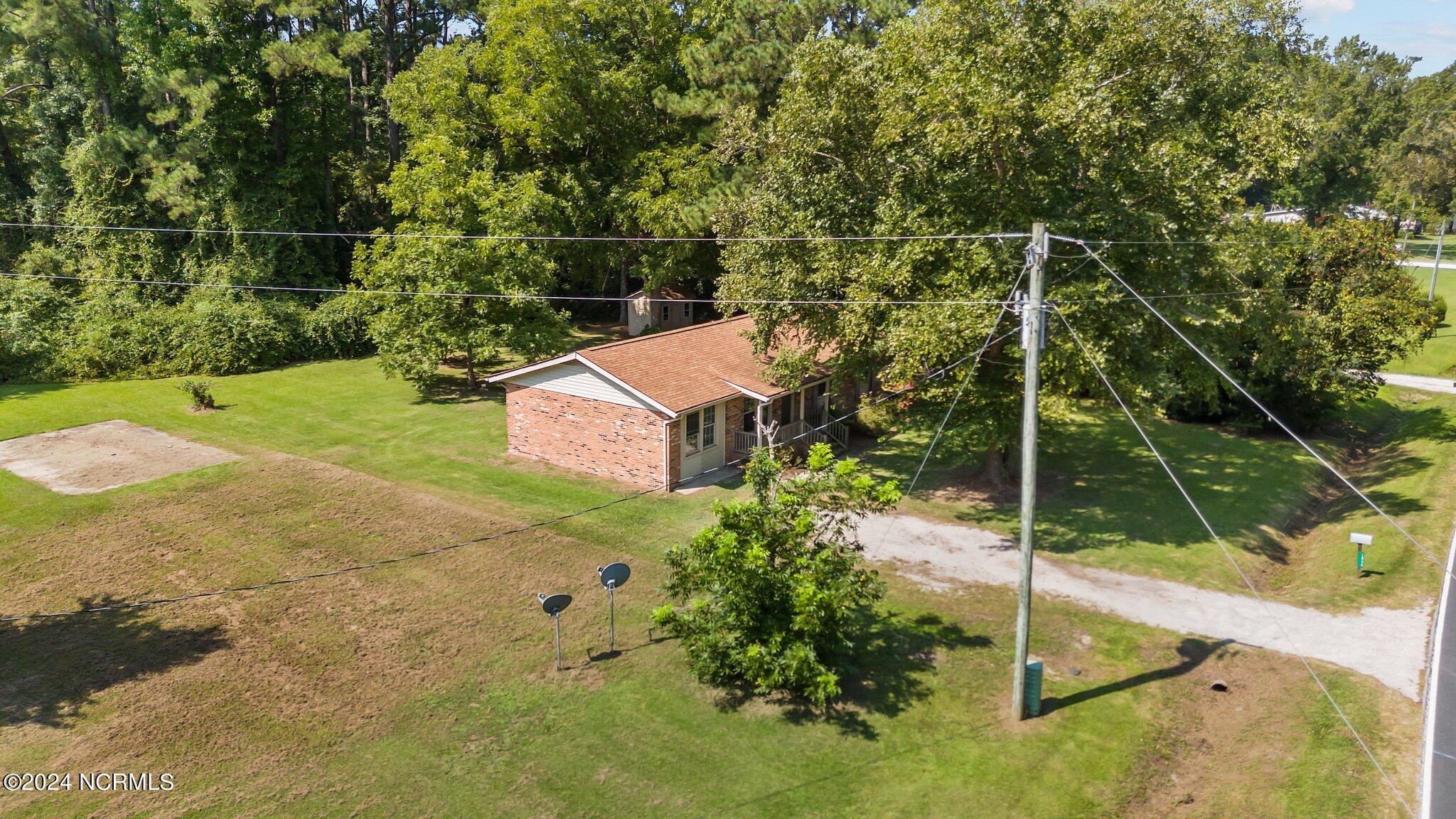 1045 Scott Town Road Property Photo 2