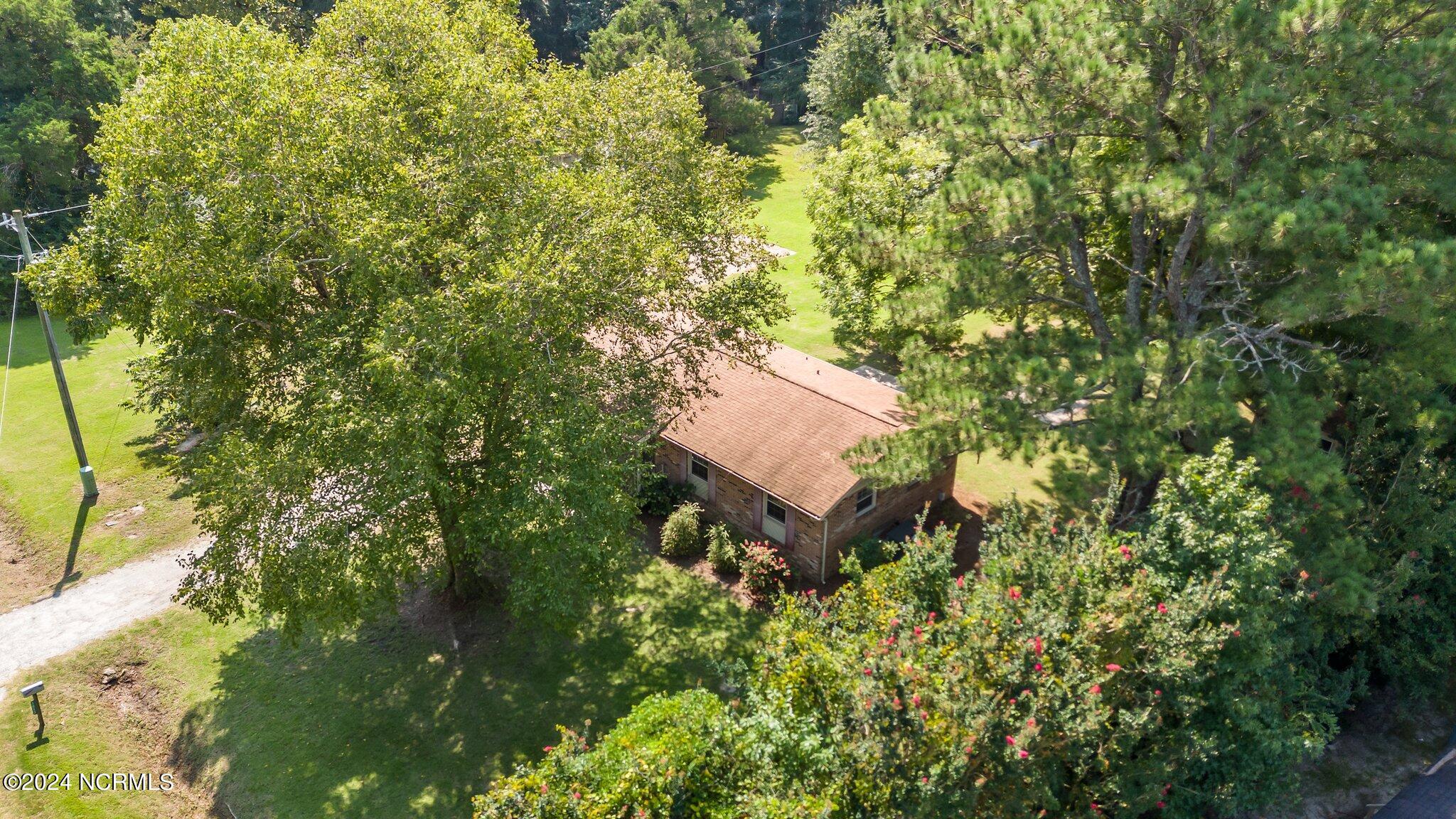 1045 Scott Town Road Property Photo 3