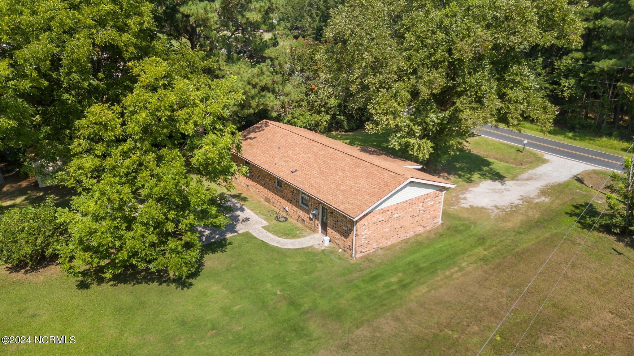 1045 Scott Town Road Property Photo 5