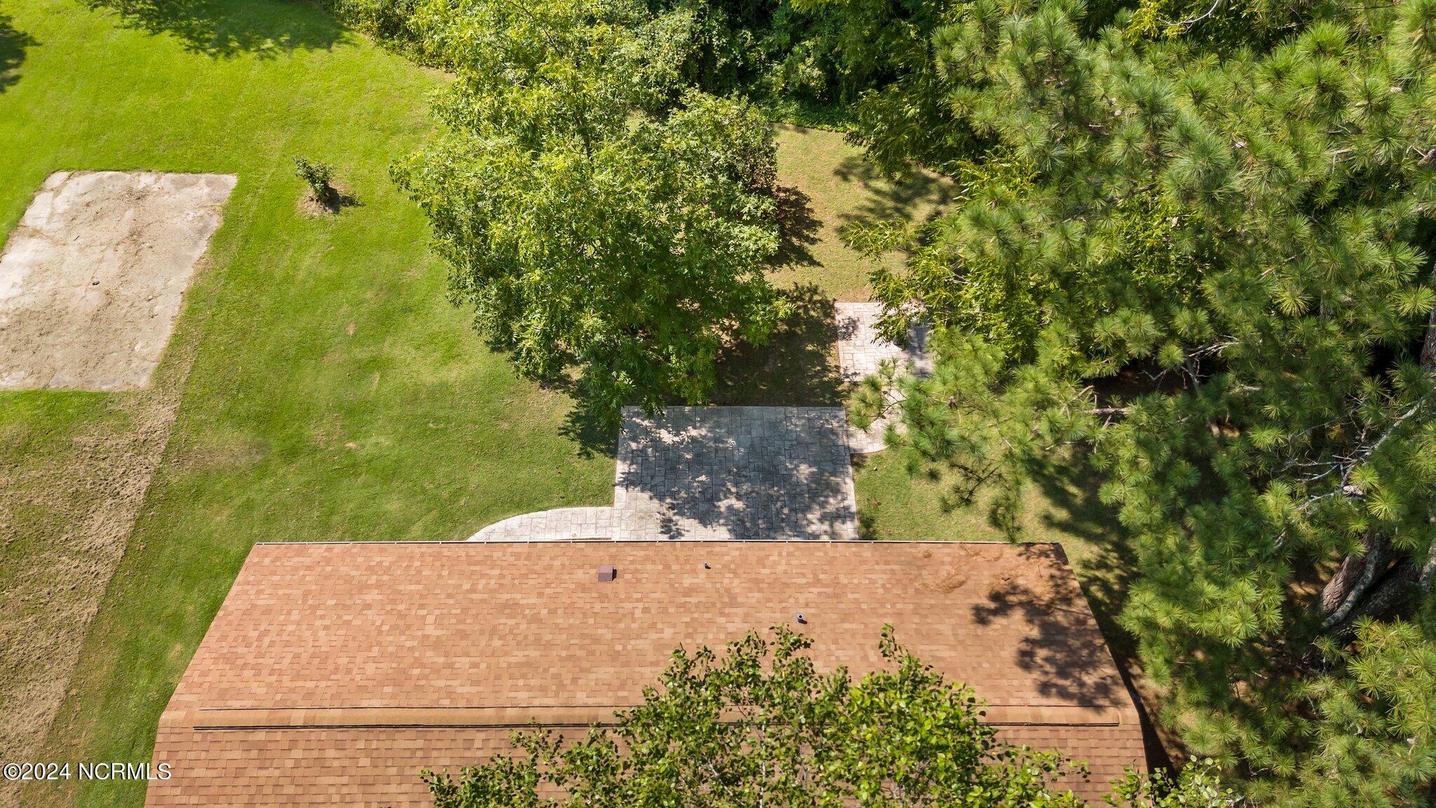 1045 Scott Town Road Property Photo 14