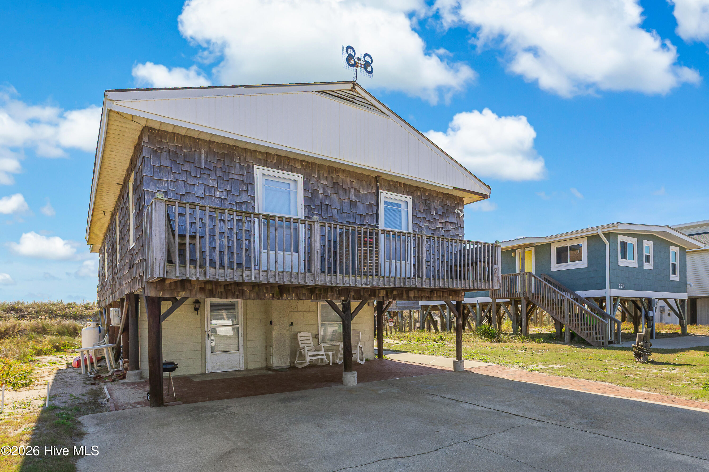 223 W Beach Drive Property Photo 52