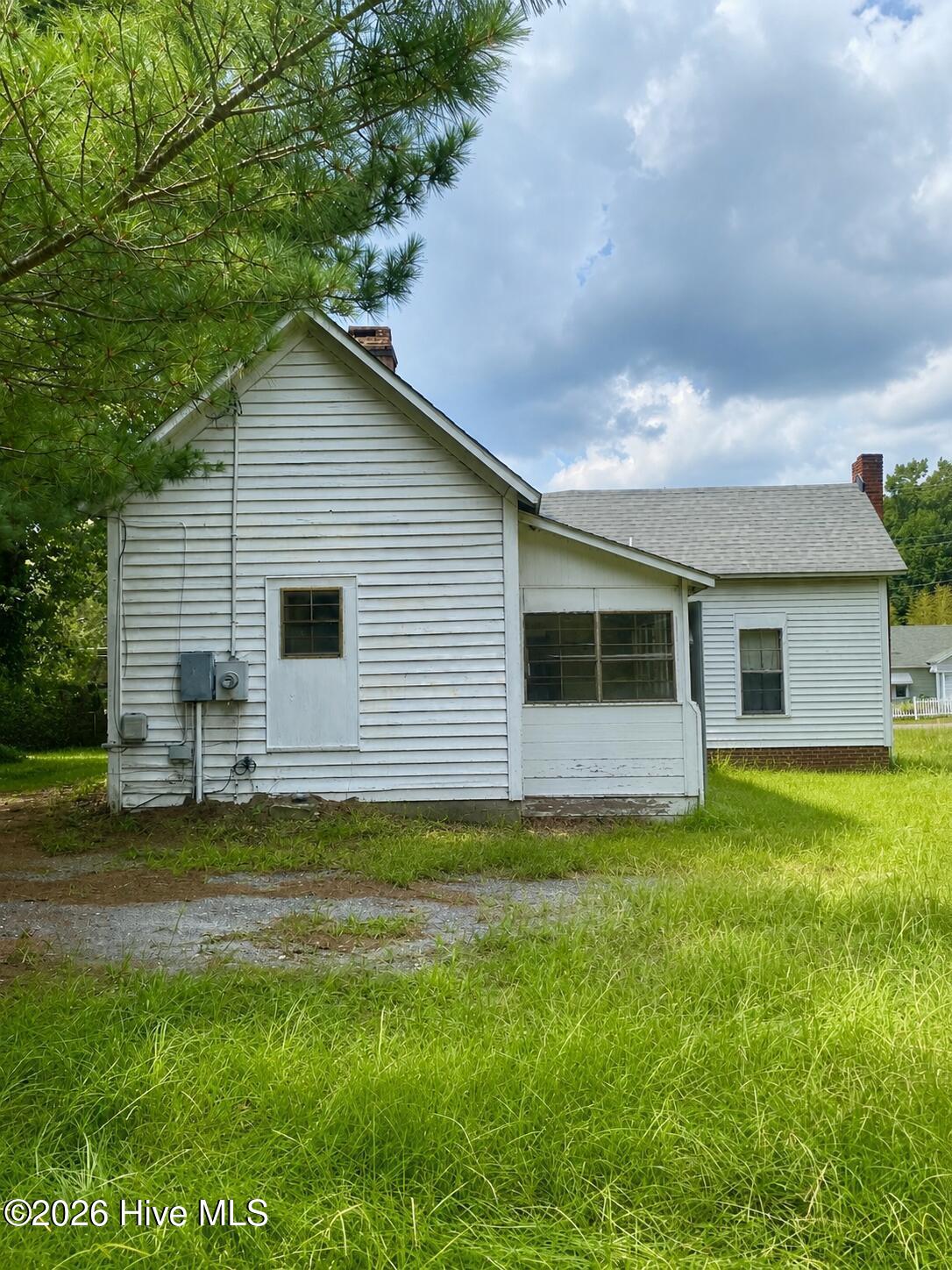 305 Pinehurst Avenue Property Photo 3