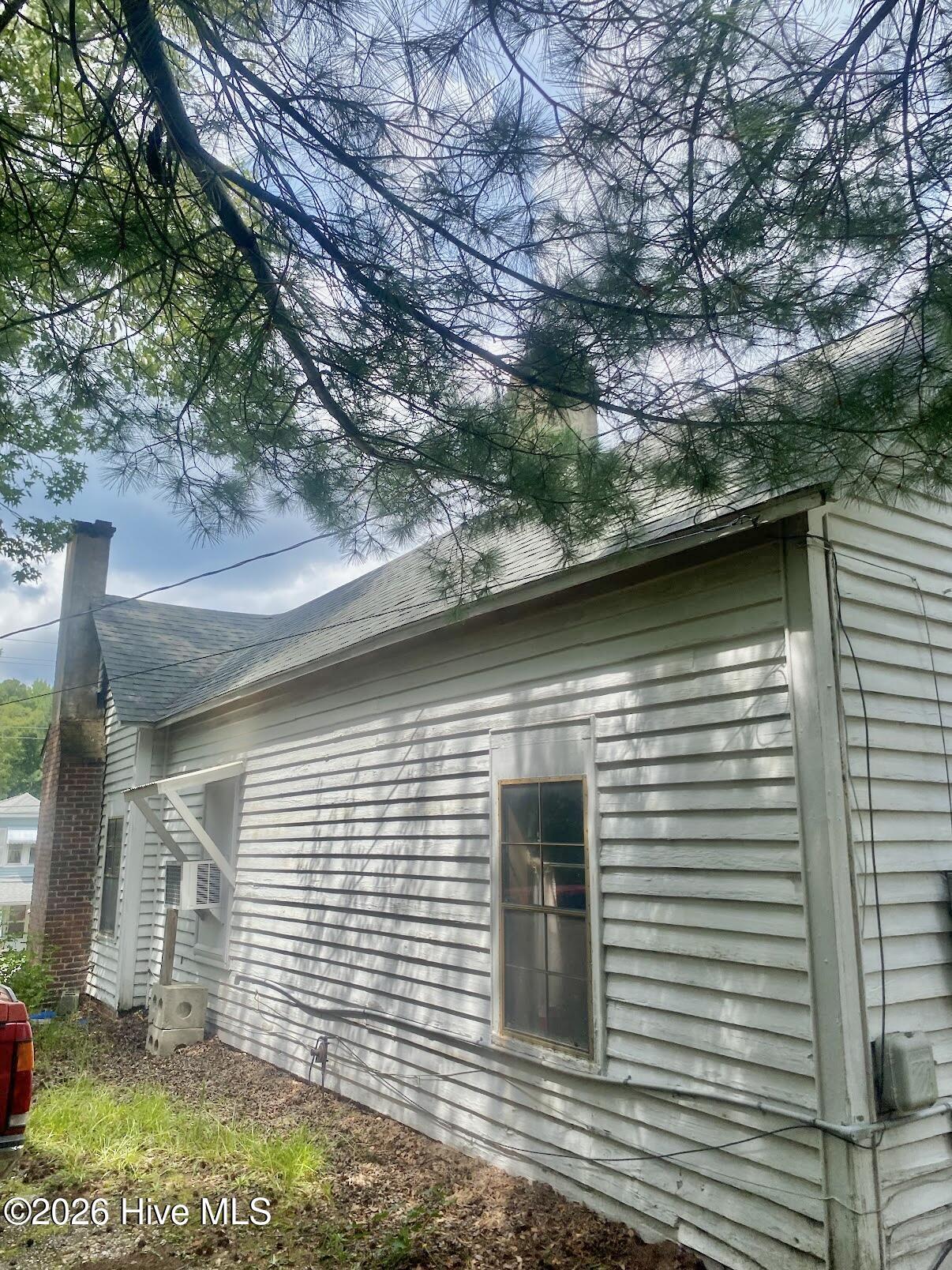 305 Pinehurst Avenue Property Photo 5