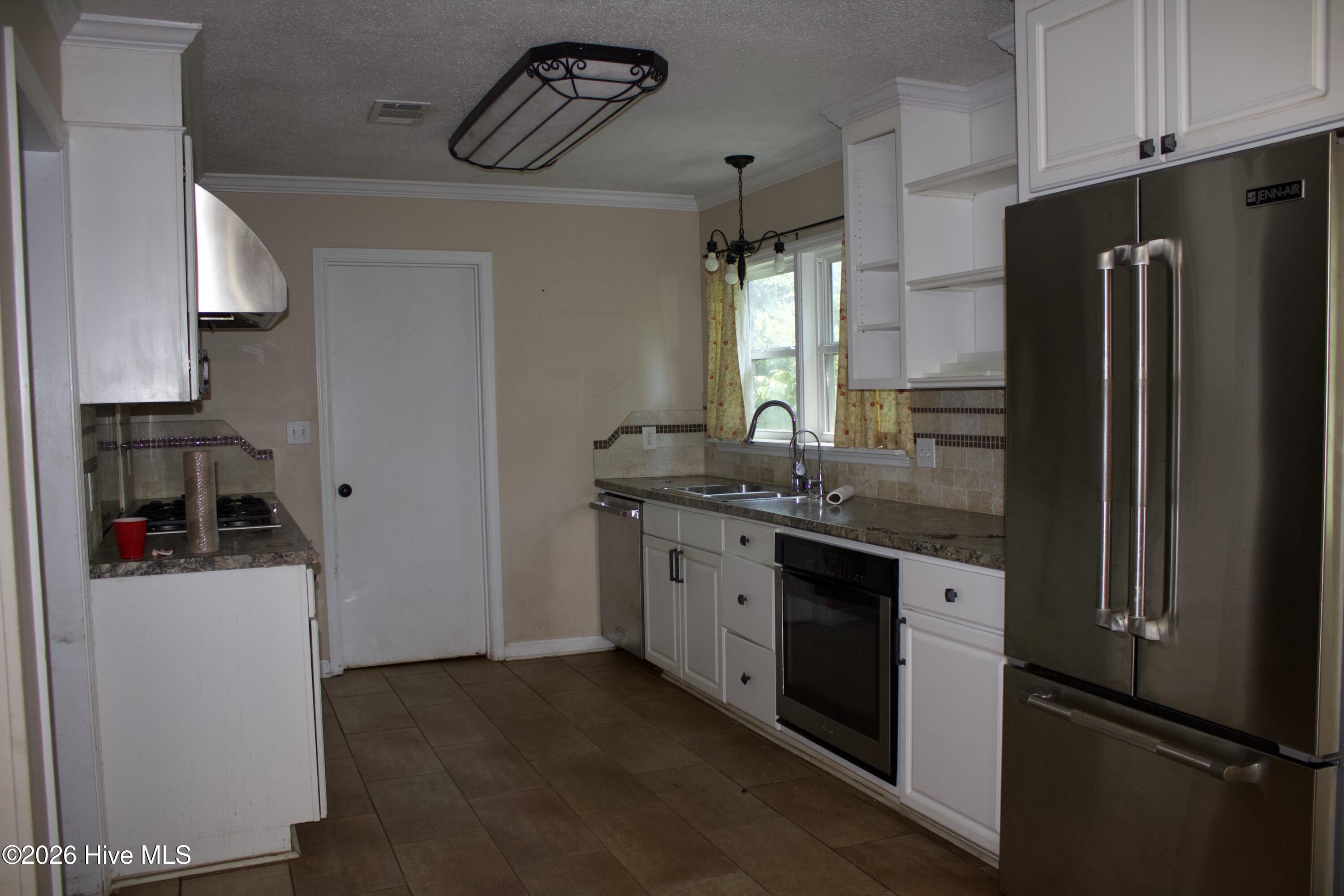 418 Goldfinch Drive Property Photo 3