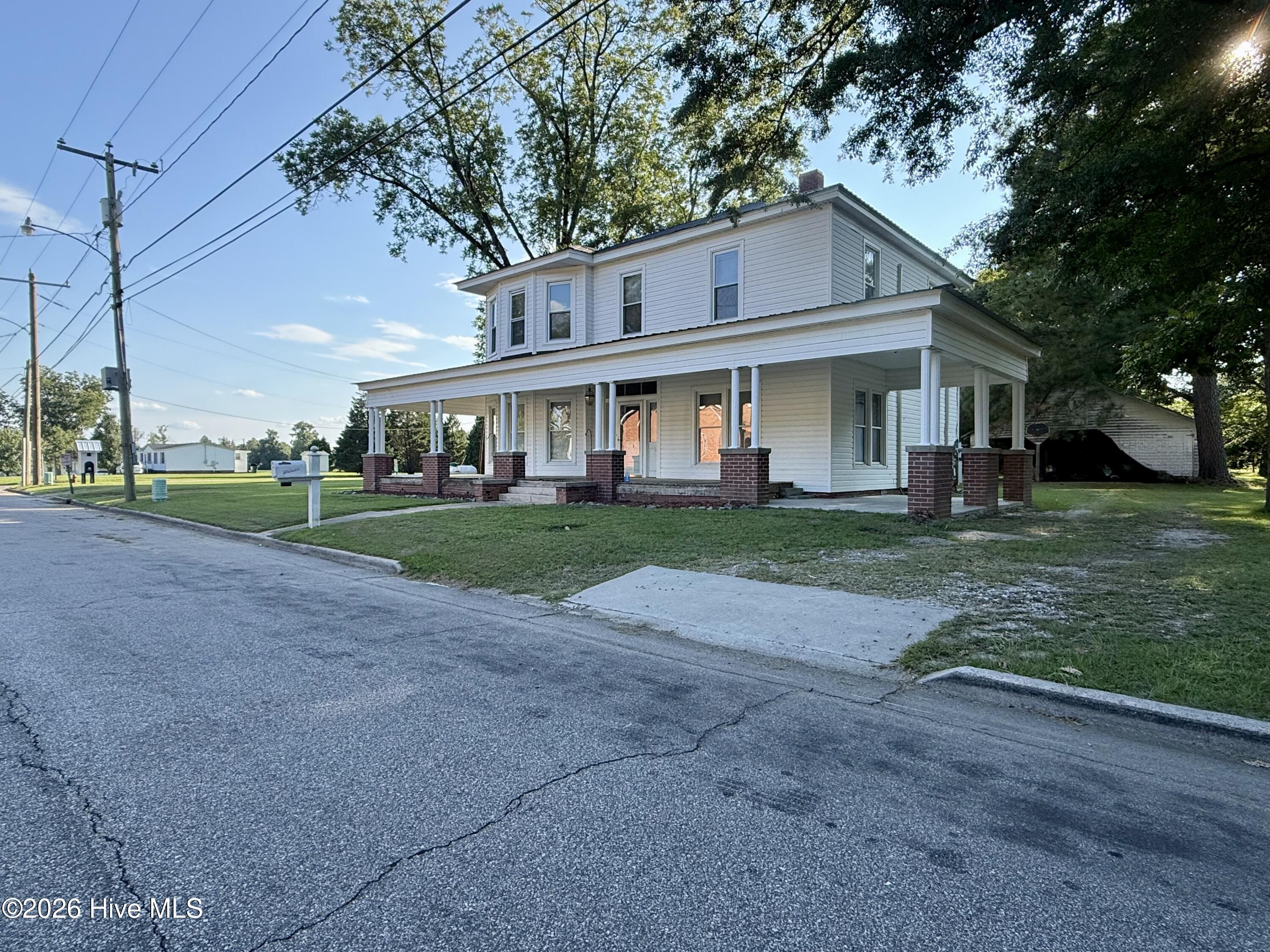 106 S Broad Street Property Photo 3