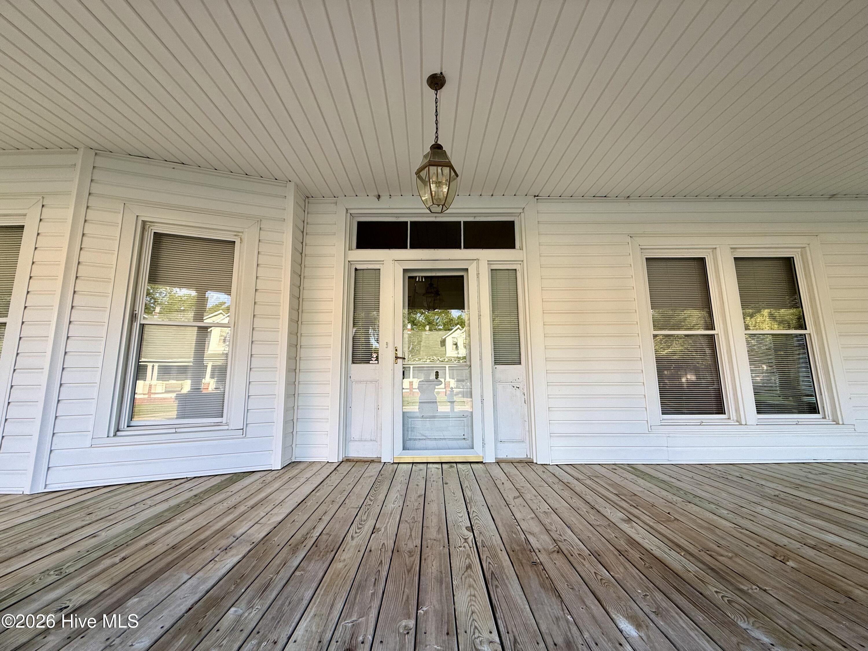 106 S Broad Street Property Photo 4