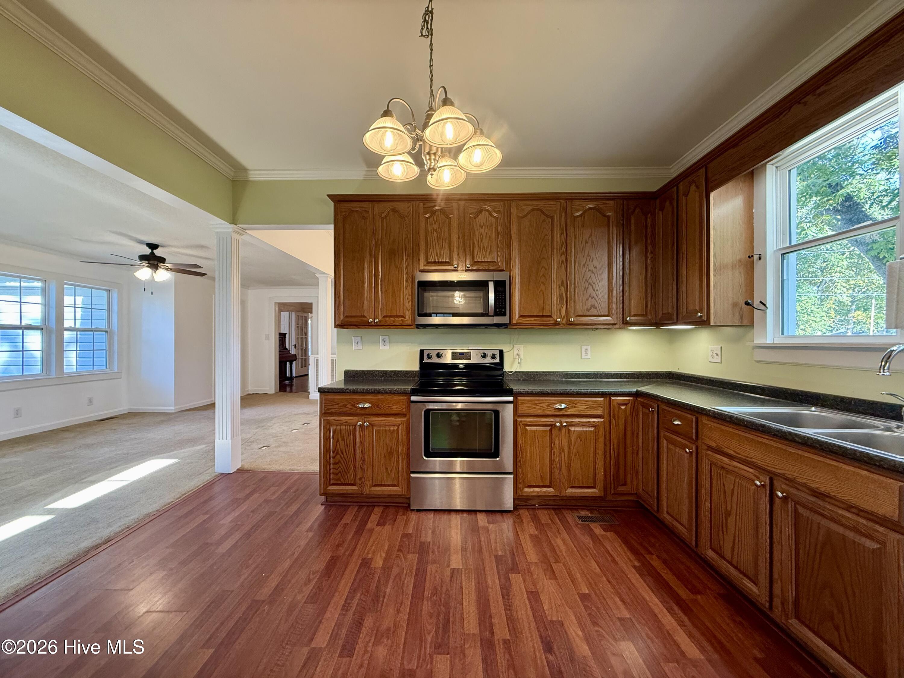 106 S Broad Street Property Photo 23