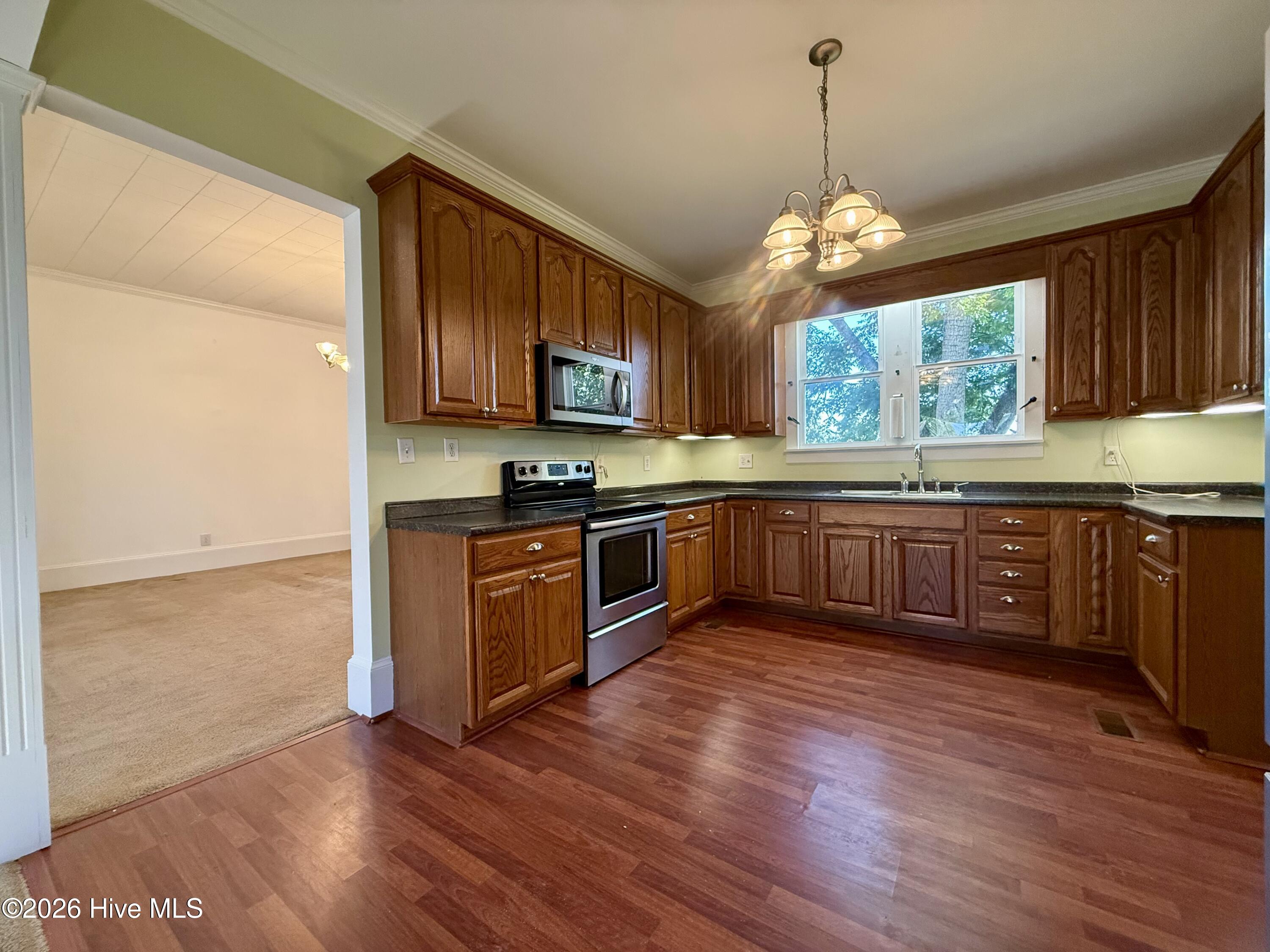 106 S Broad Street Property Photo 27