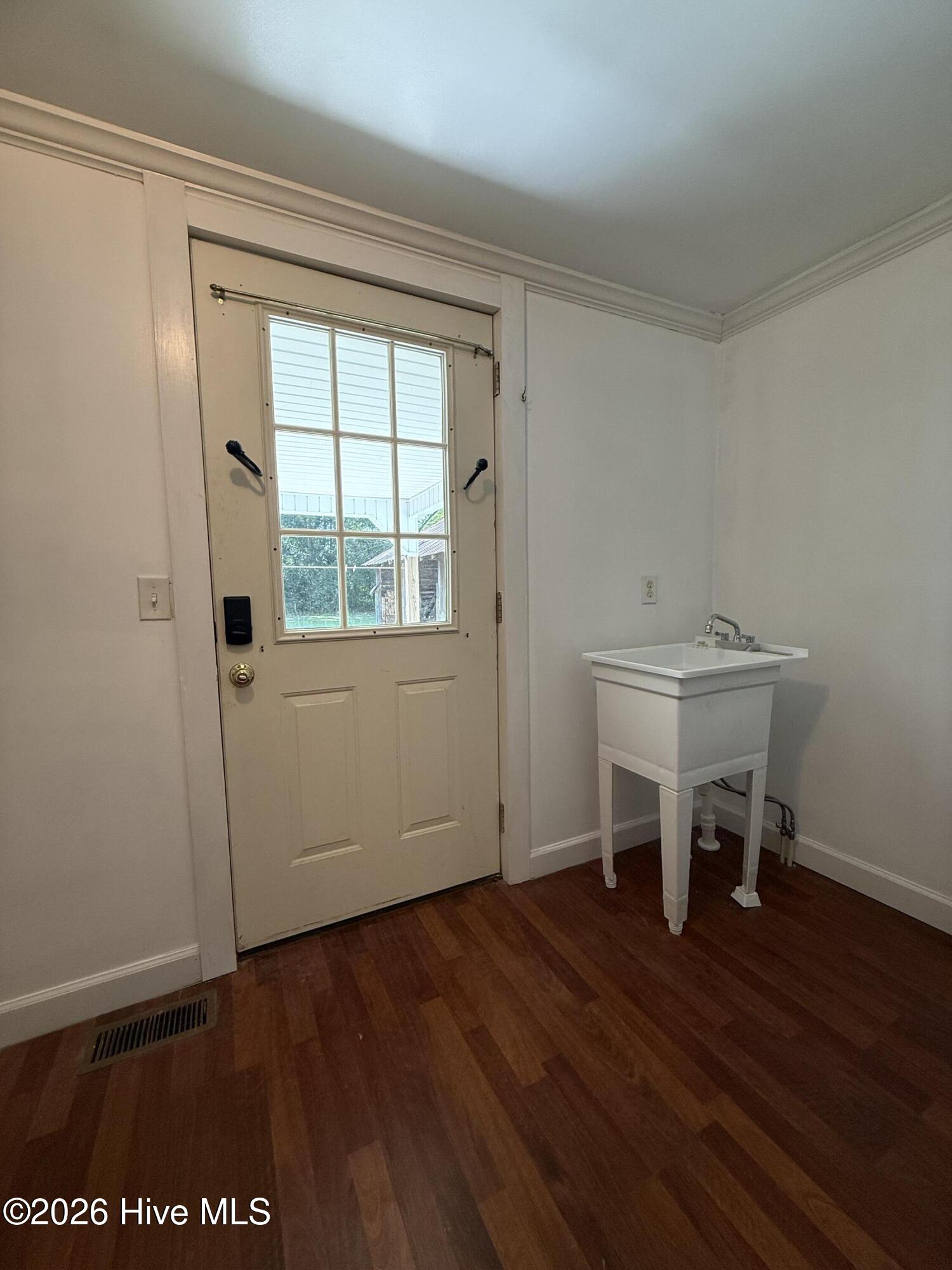 106 S Broad Street Property Photo 39