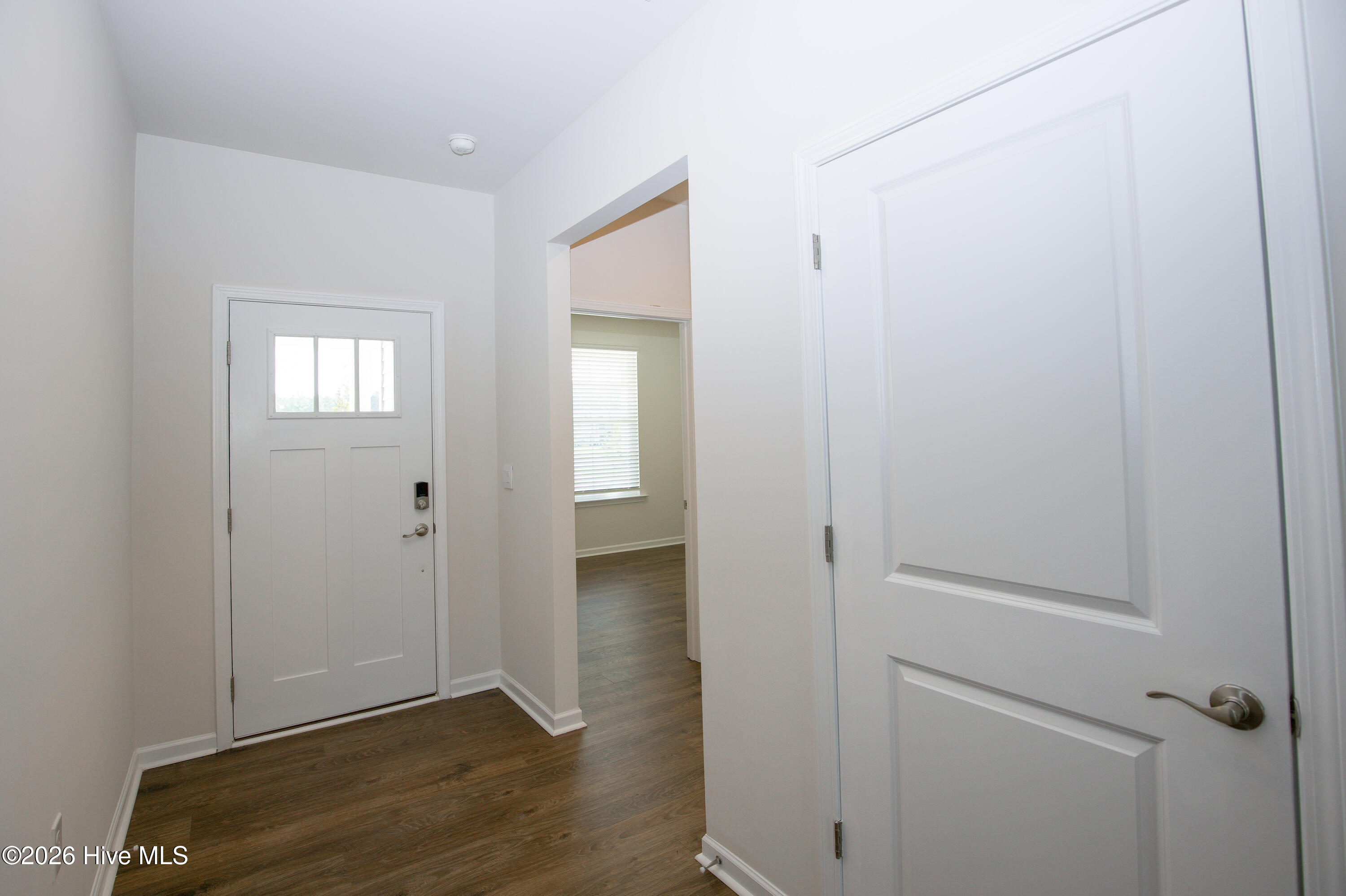 512 Ragapple Lane Property Photo 4