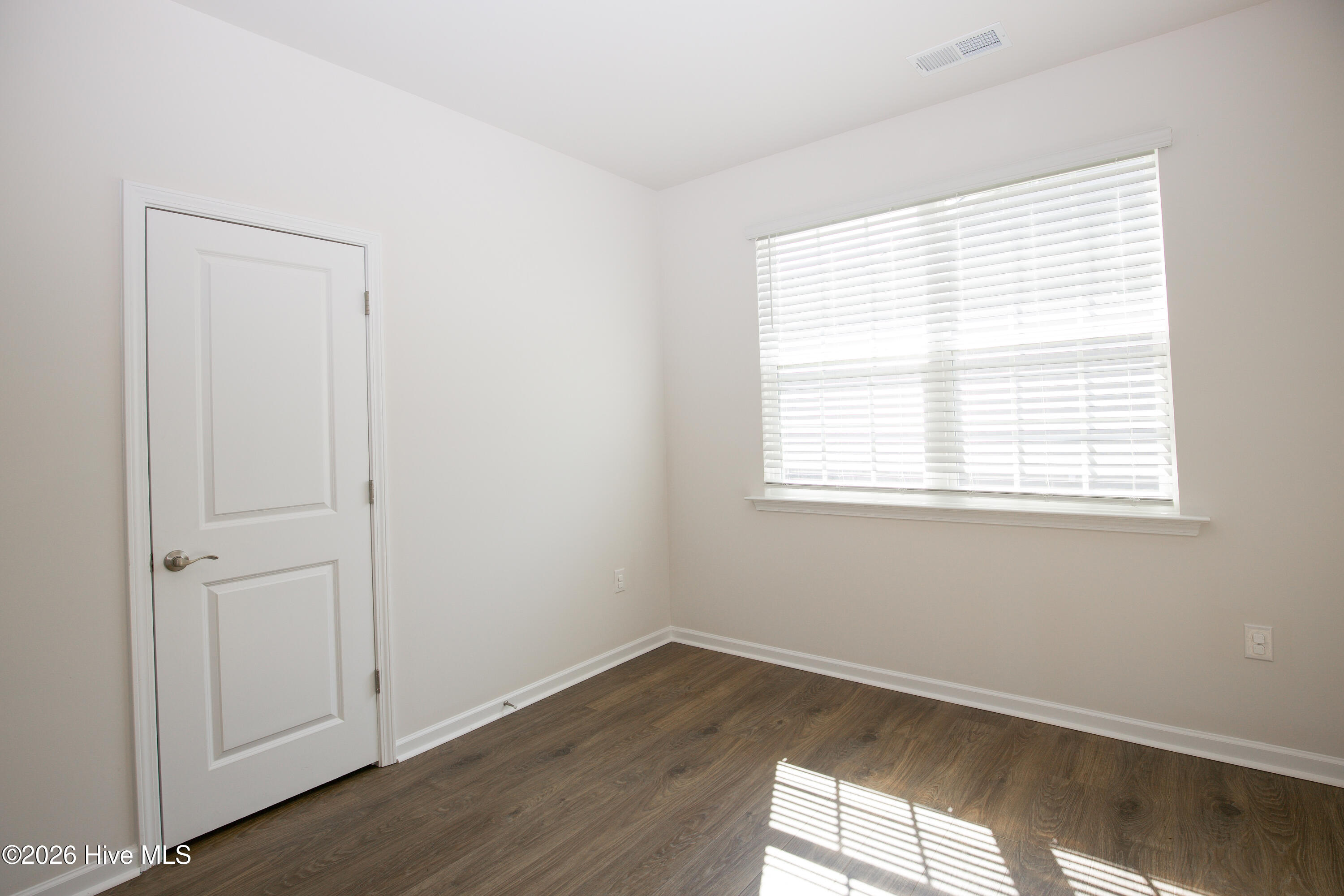 512 Ragapple Lane Property Photo 16
