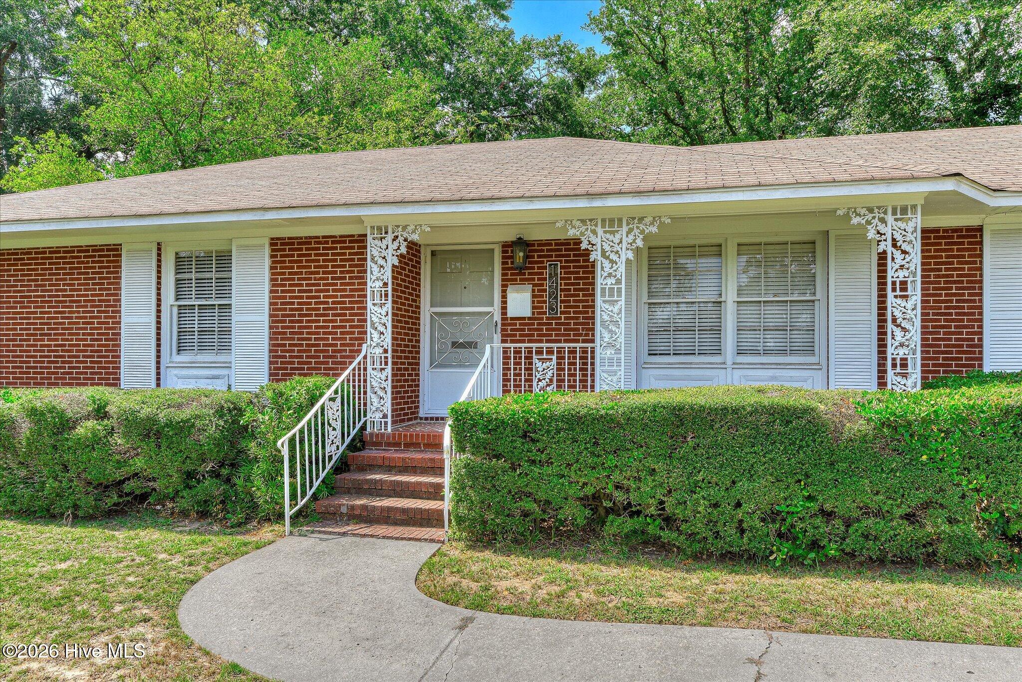 1423 Hickman Road Property Photo 2