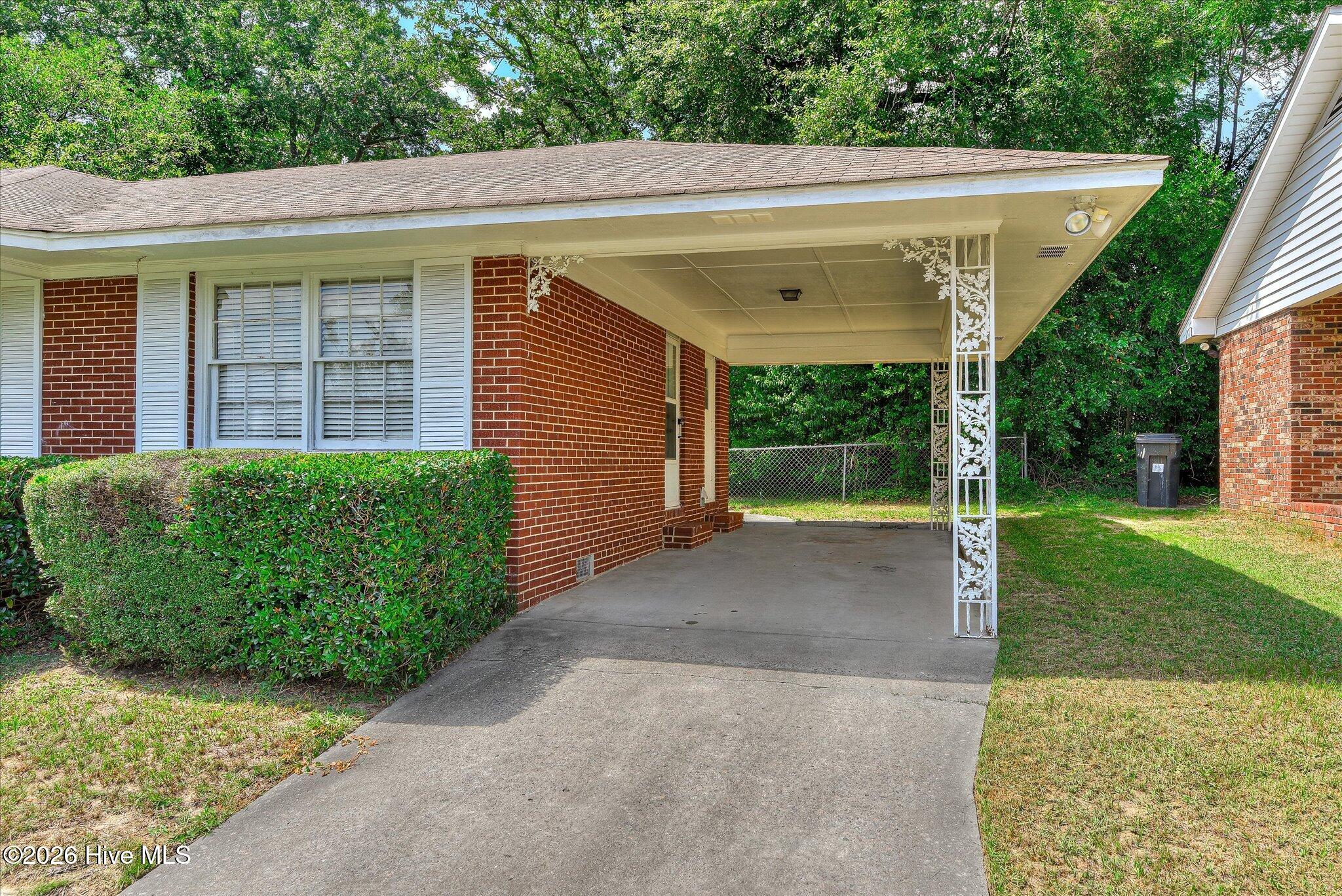 1423 Hickman Road Property Photo 3