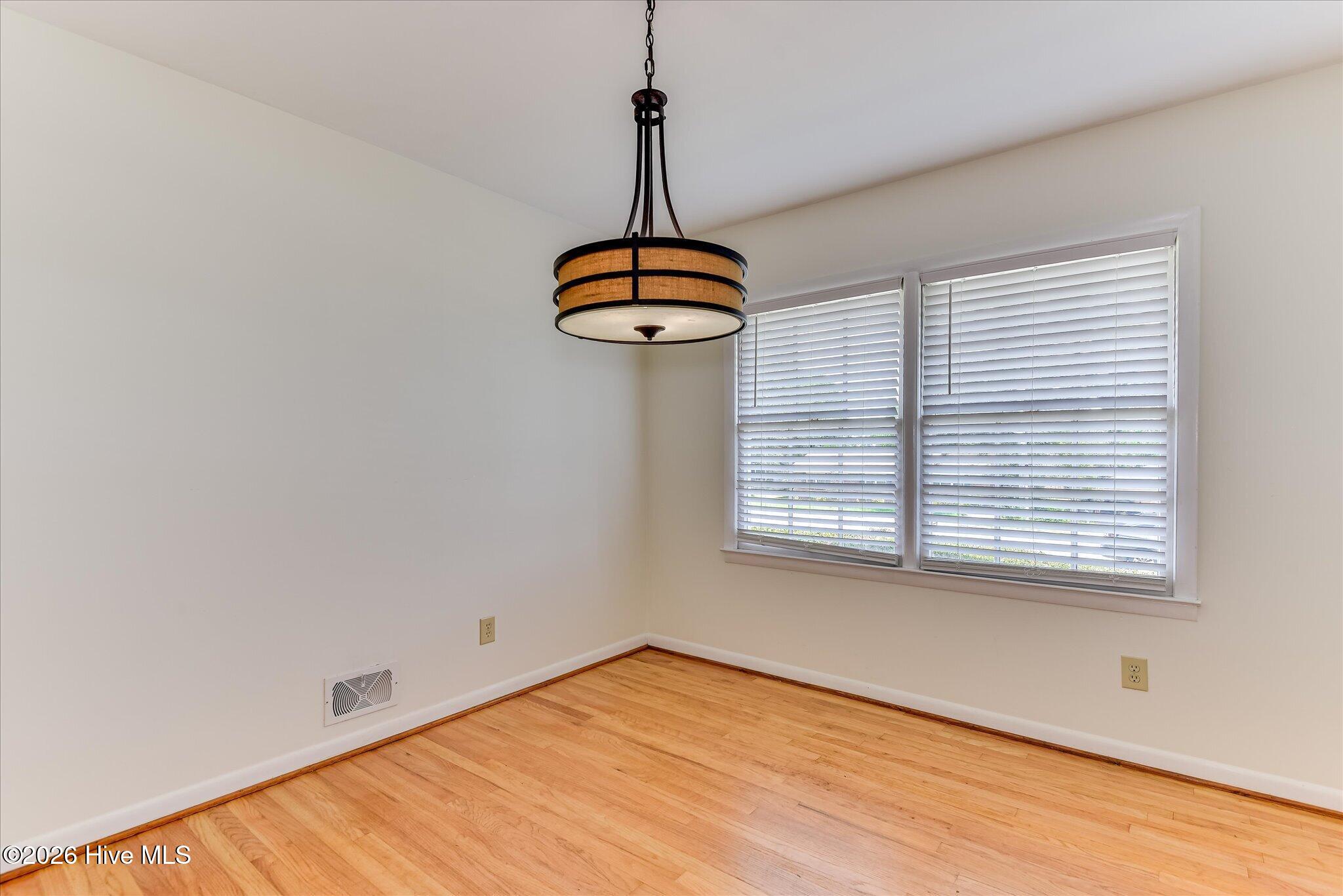 1423 Hickman Road Property Photo 7