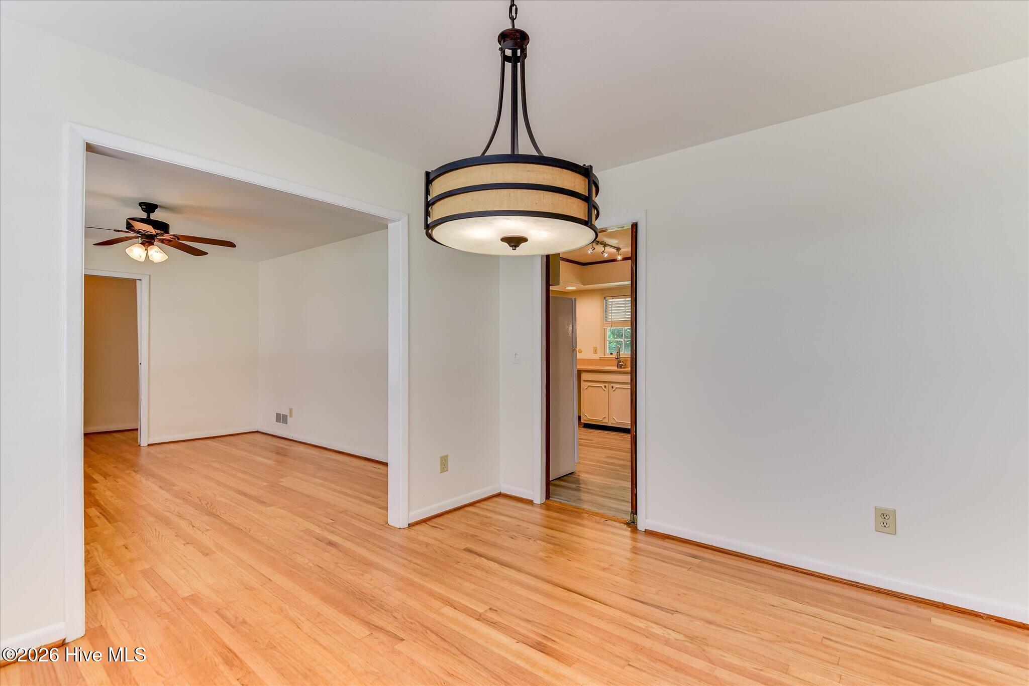 1423 Hickman Road Property Photo 9