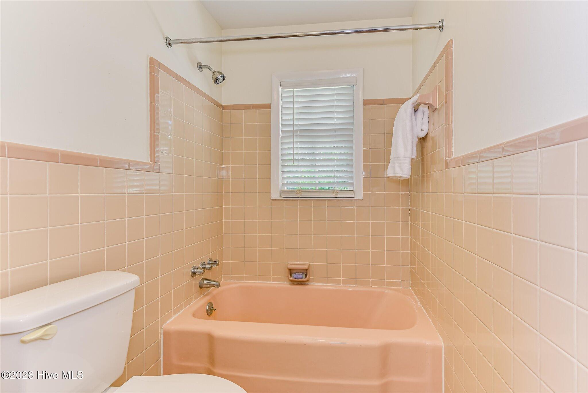 1423 Hickman Road Property Photo 18