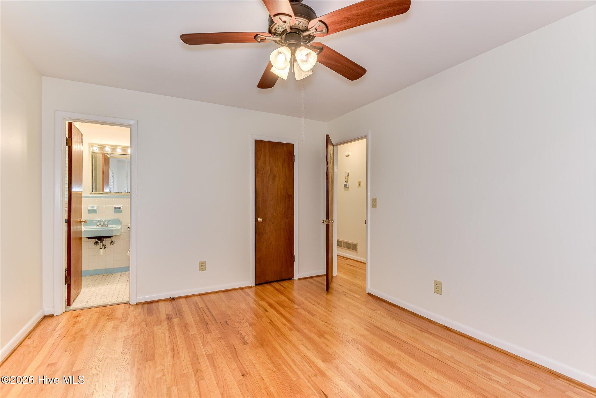 1423 Hickman Road Property Photo 20