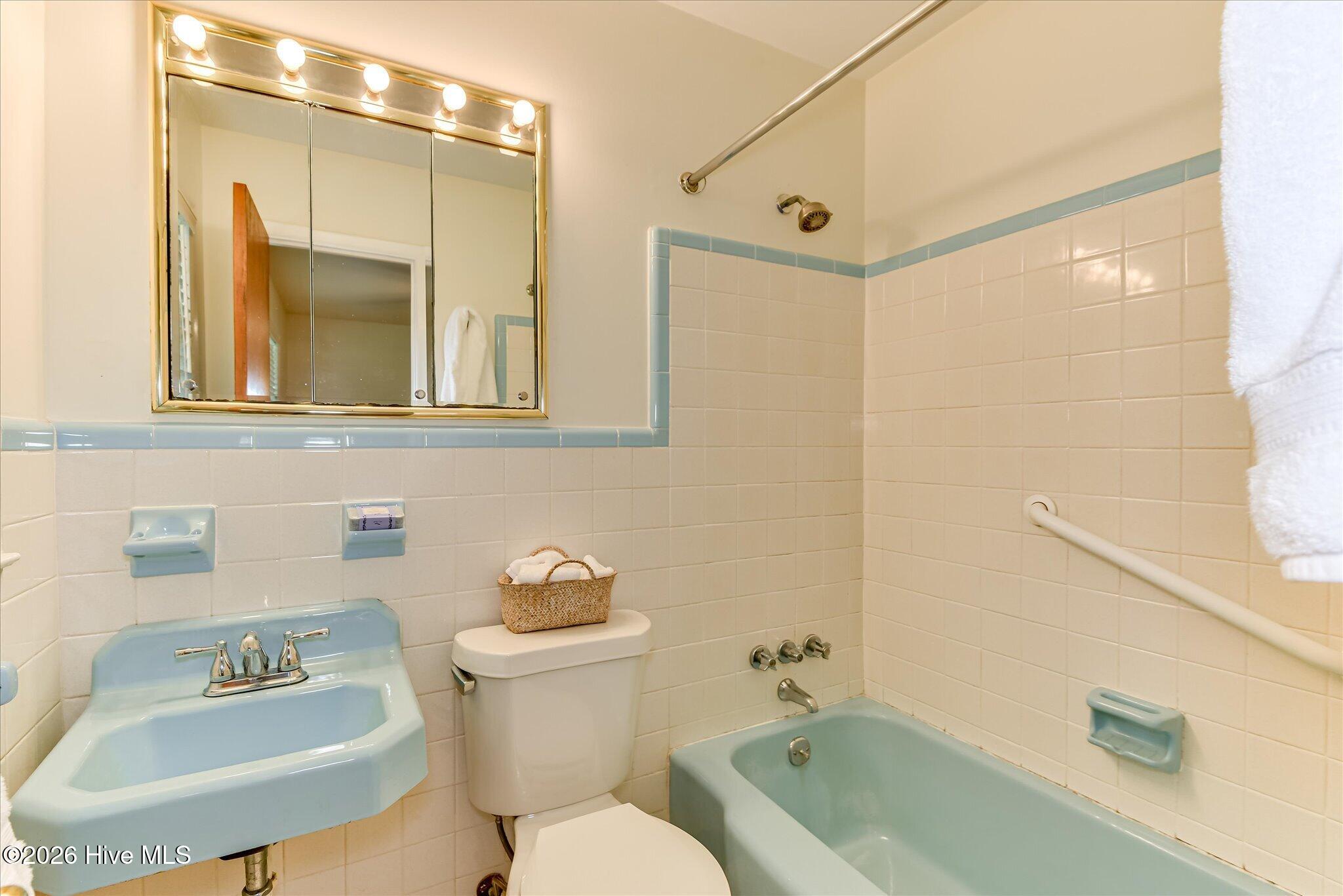 1423 Hickman Road Property Photo 21