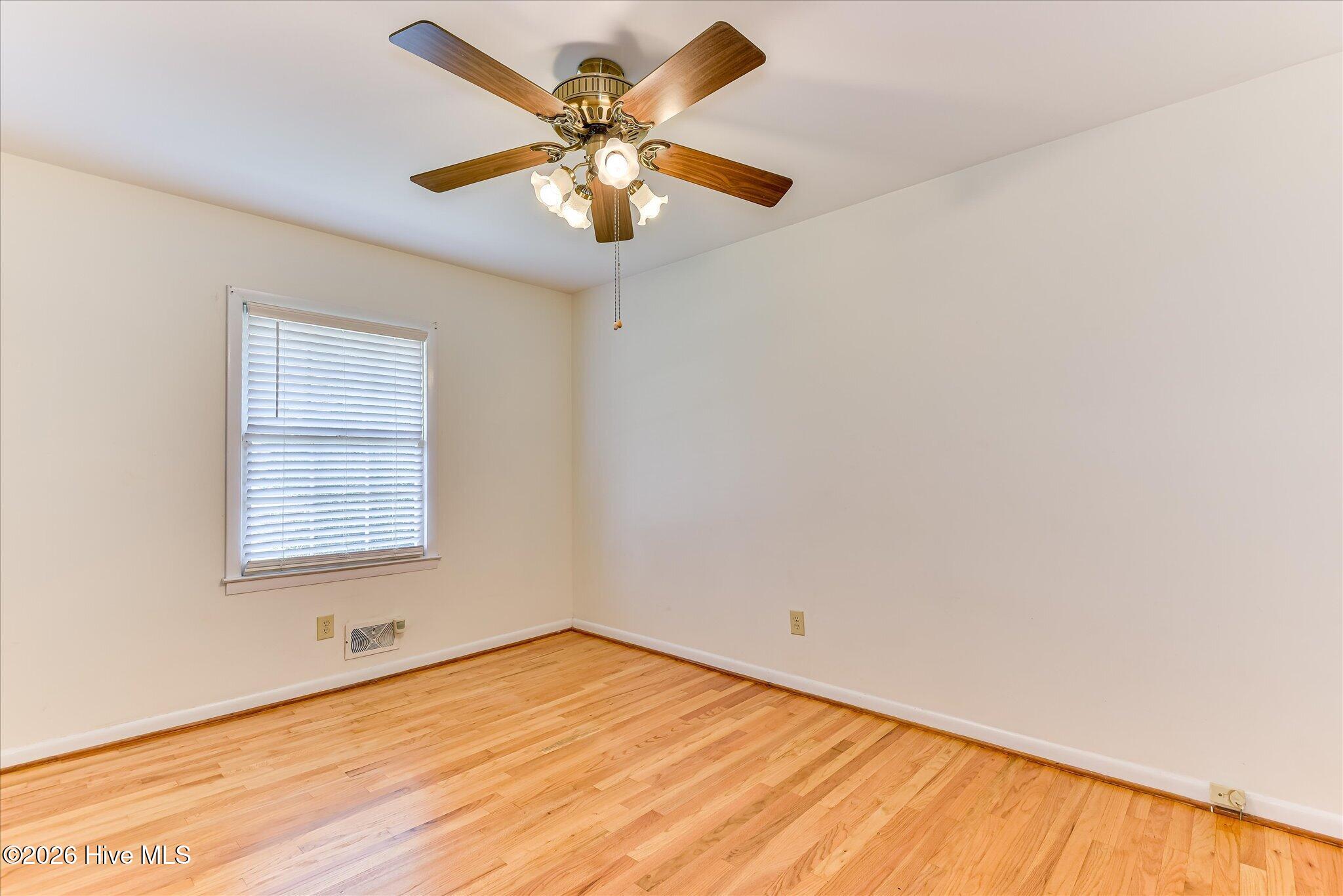 1423 Hickman Road Property Photo 24