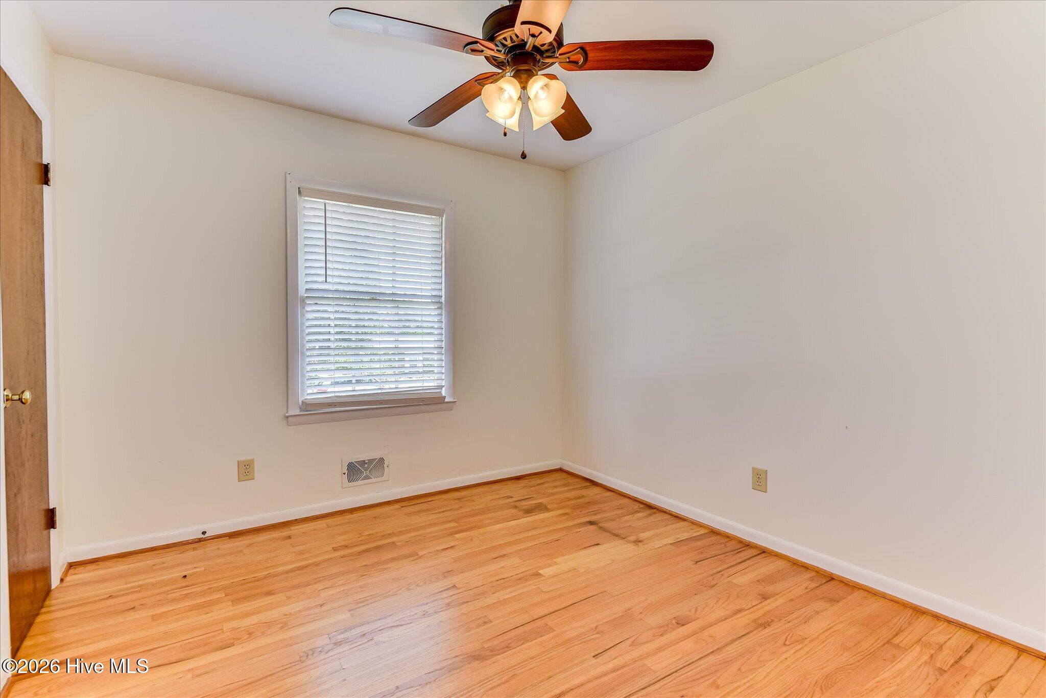 1423 Hickman Road Property Photo 25