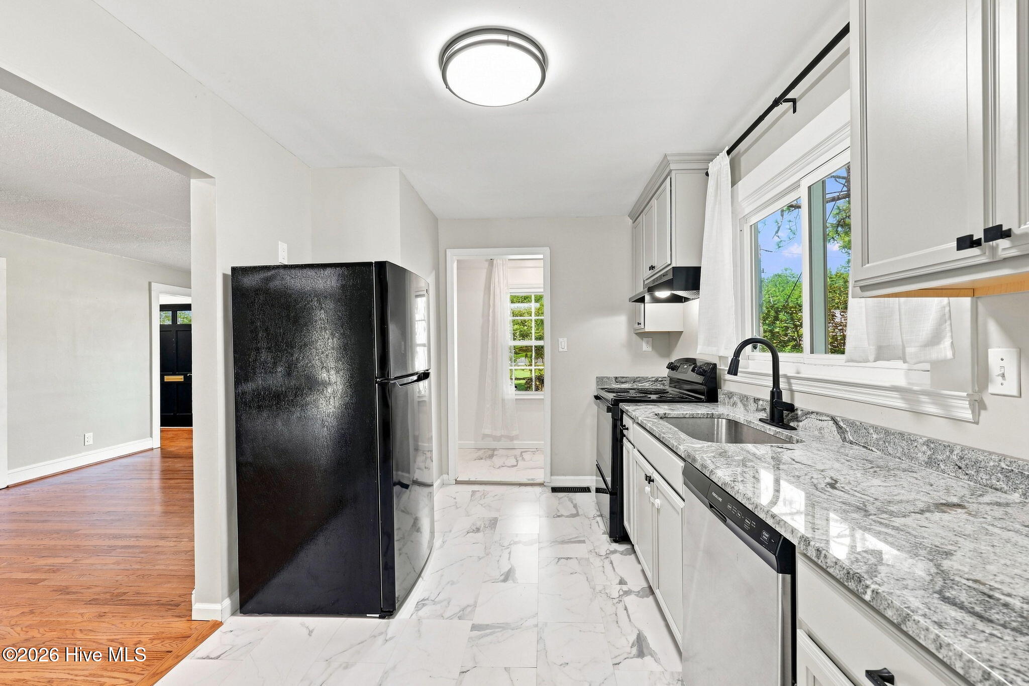 110 Campbell Street Property Photo 13