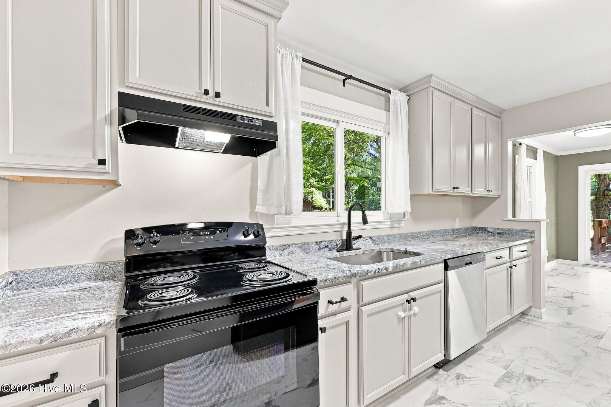 110 Campbell Street Property Photo 14
