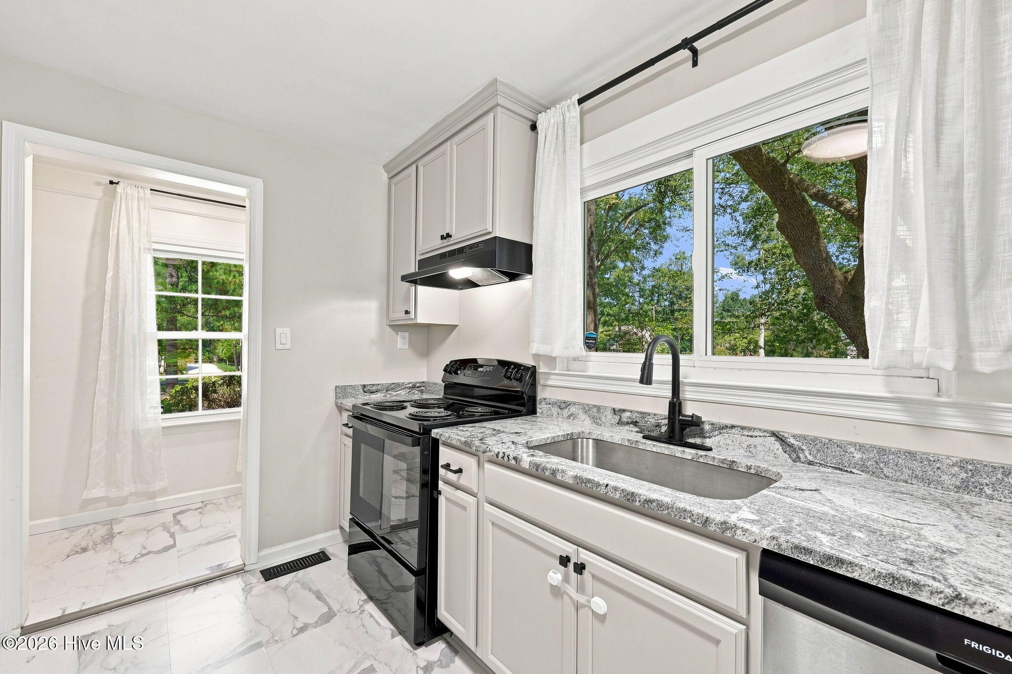 110 Campbell Street Property Photo 17