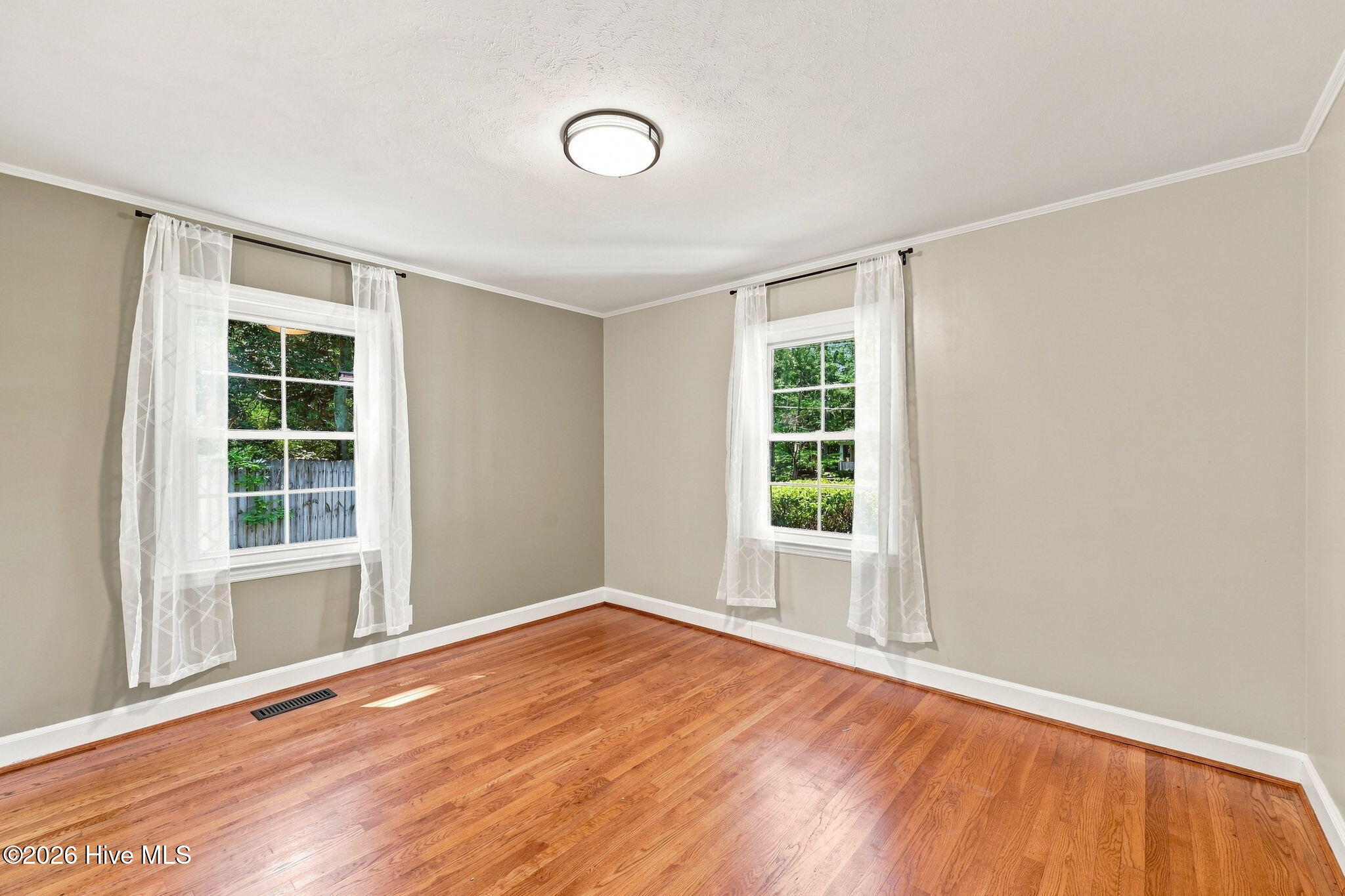 110 Campbell Street Property Photo 37