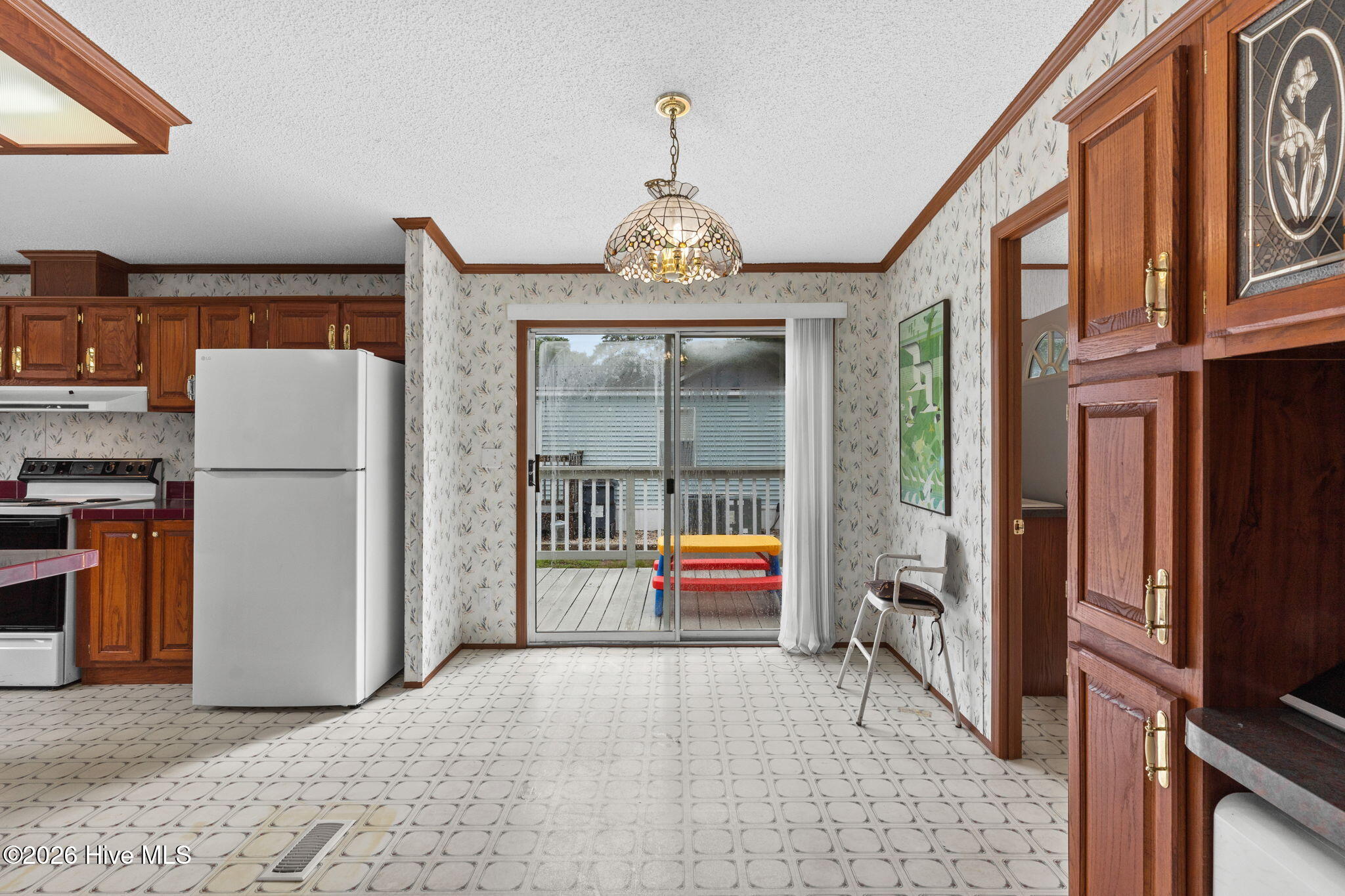 206 Live Oak Drive Property Photo 7