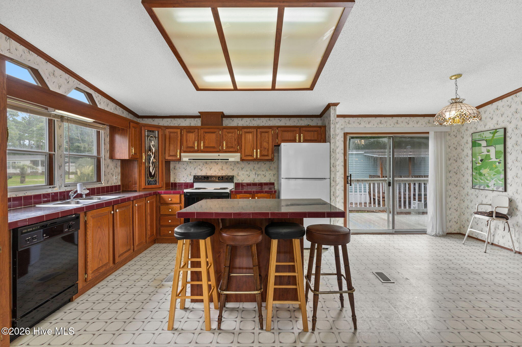 206 Live Oak Drive Property Photo 8