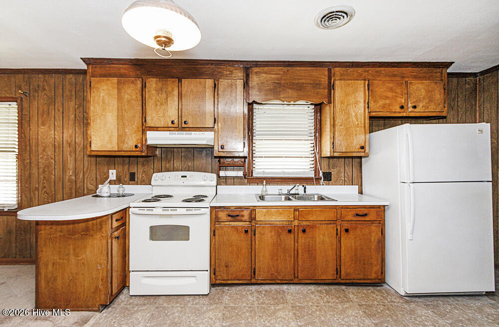 5201 Gainor Avenue Property Photo 6