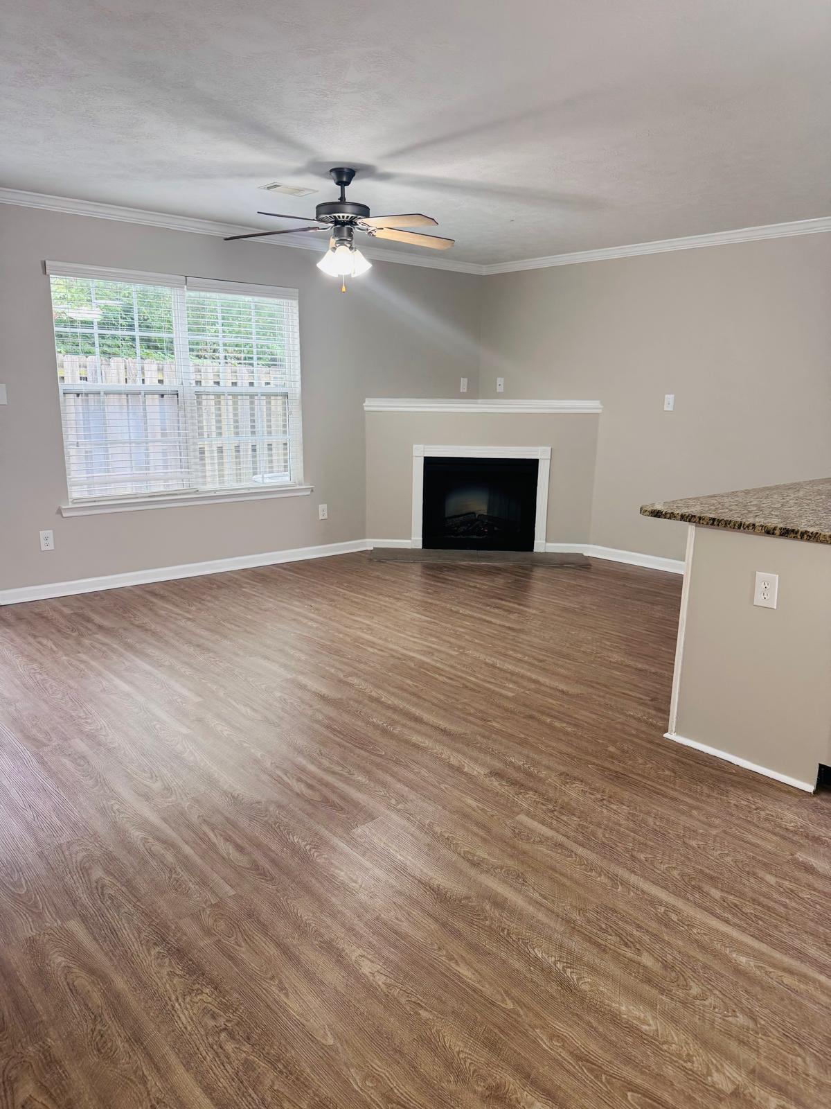 2010 Reserve Lane Property Photo 6