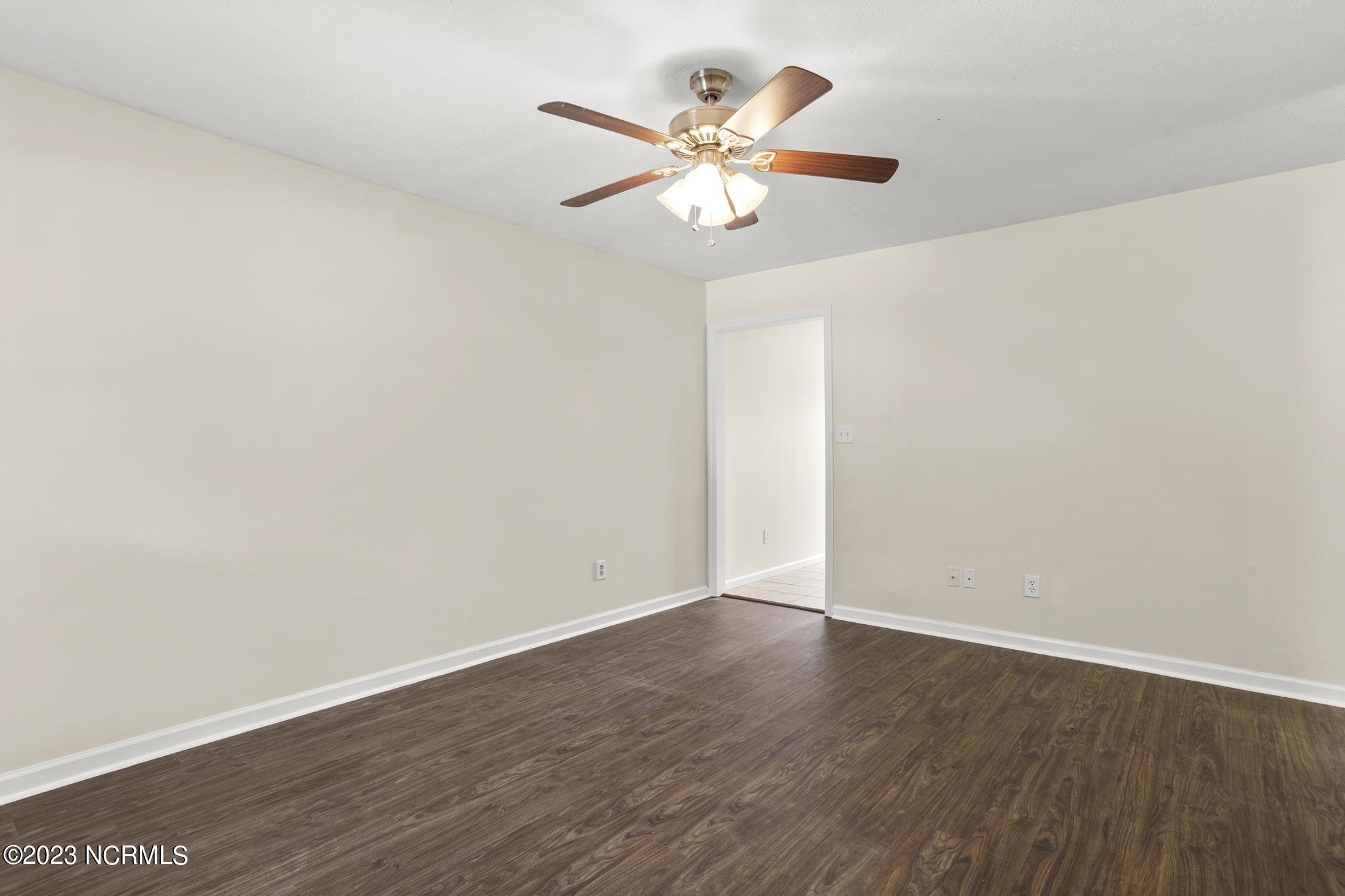 132 Lainmark Drive Property Photo 5