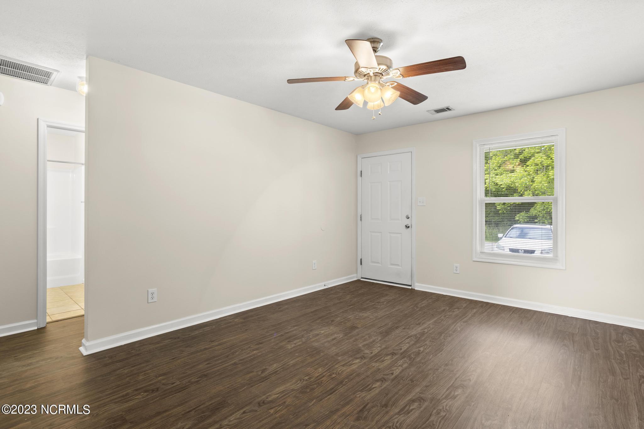 132 Lainmark Drive Property Photo 7