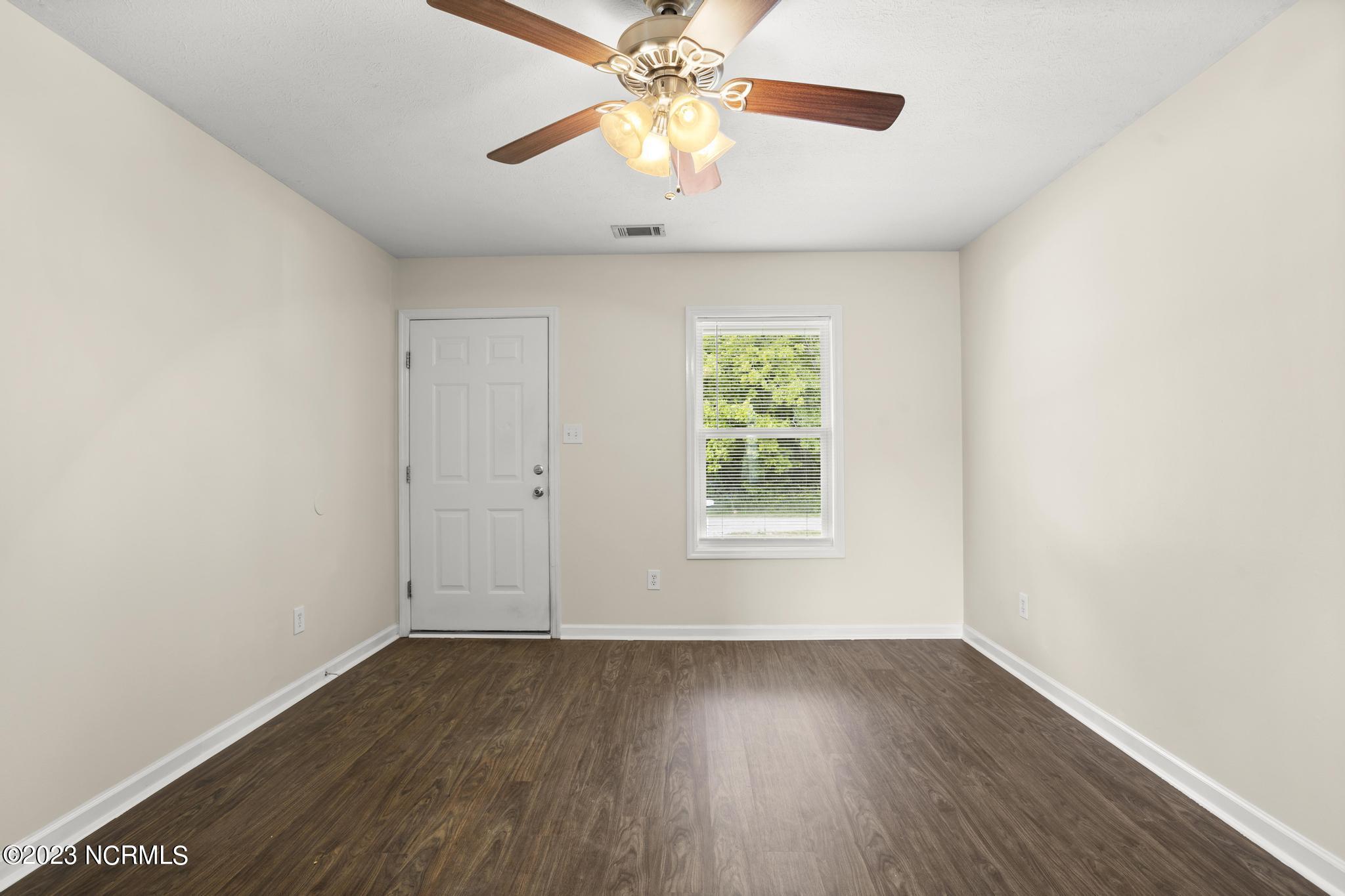 132 Lainmark Drive Property Photo 8