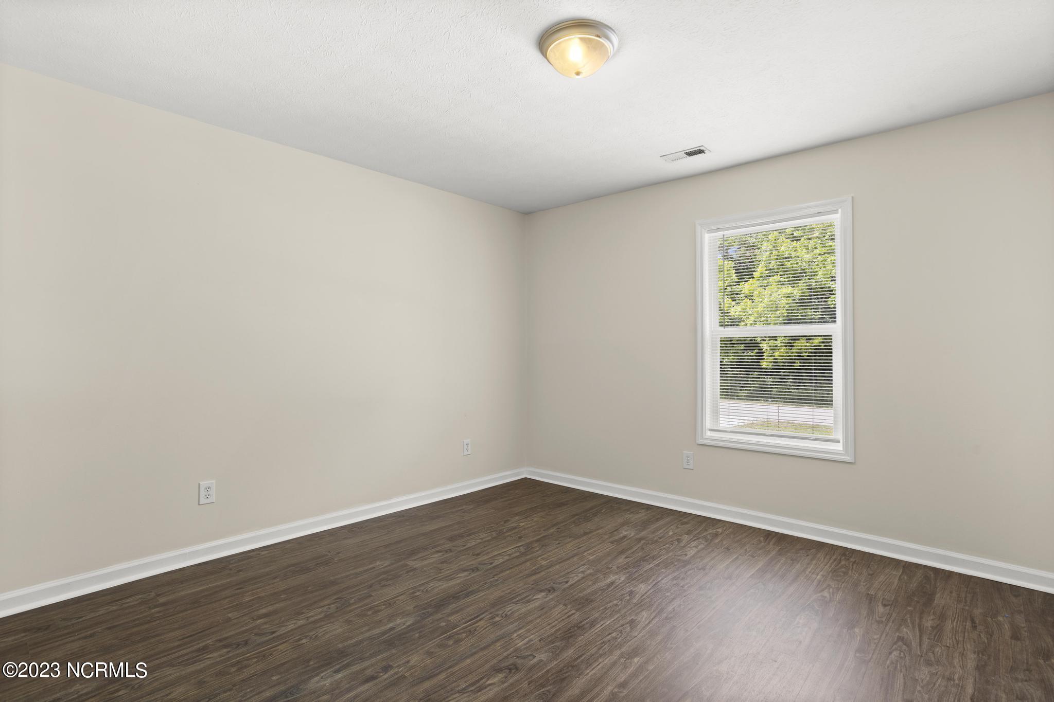 132 Lainmark Drive Property Photo 17