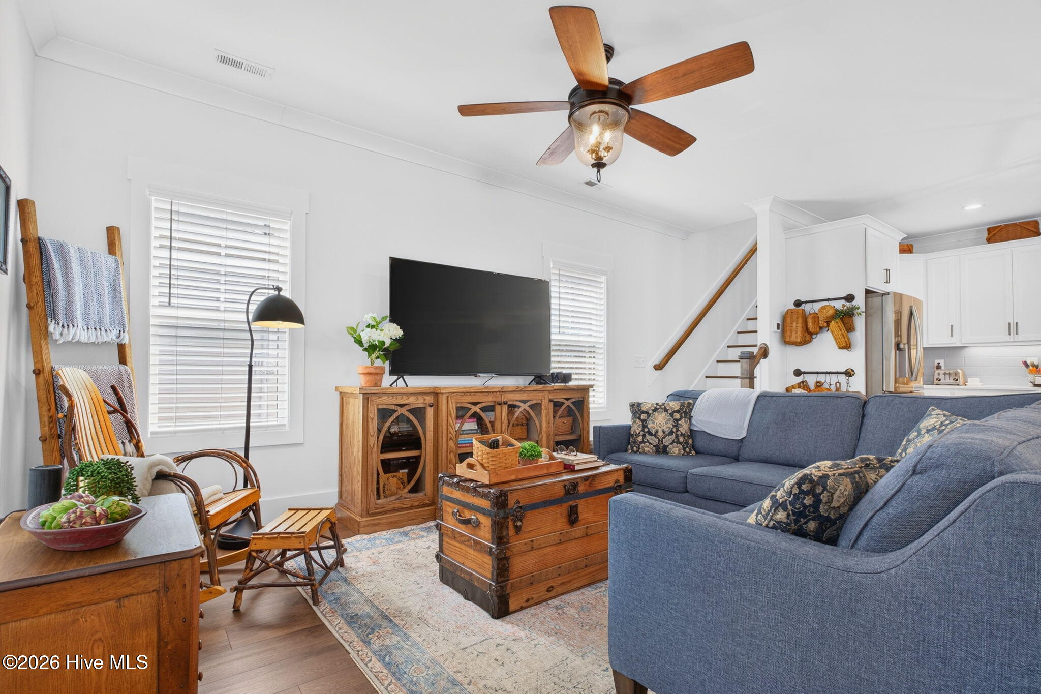 1107 N Caswell Avenue Property Photo 10