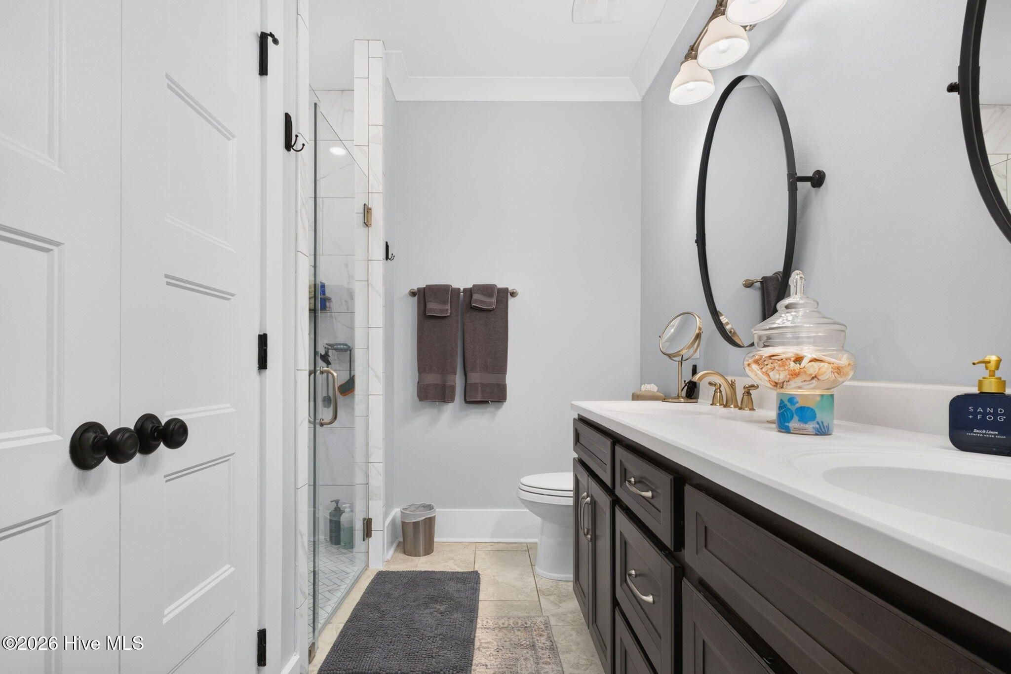 1107 N Caswell Avenue Property Photo 29