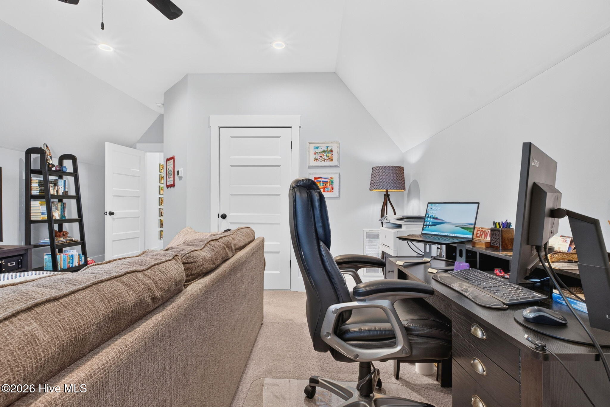 1107 N Caswell Avenue Property Photo 43