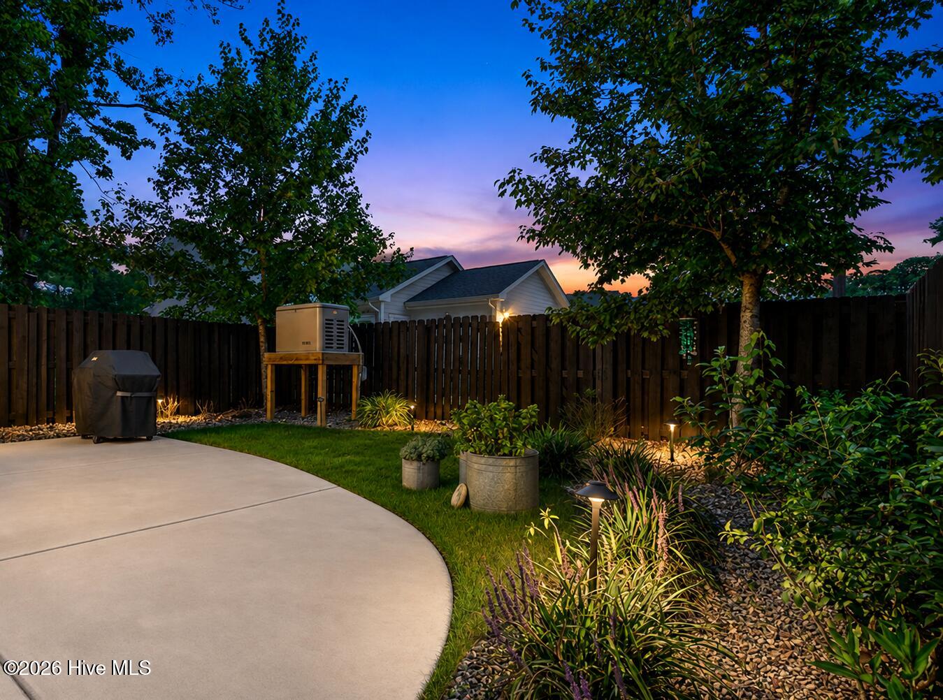 1107 N Caswell Avenue Property Photo 49