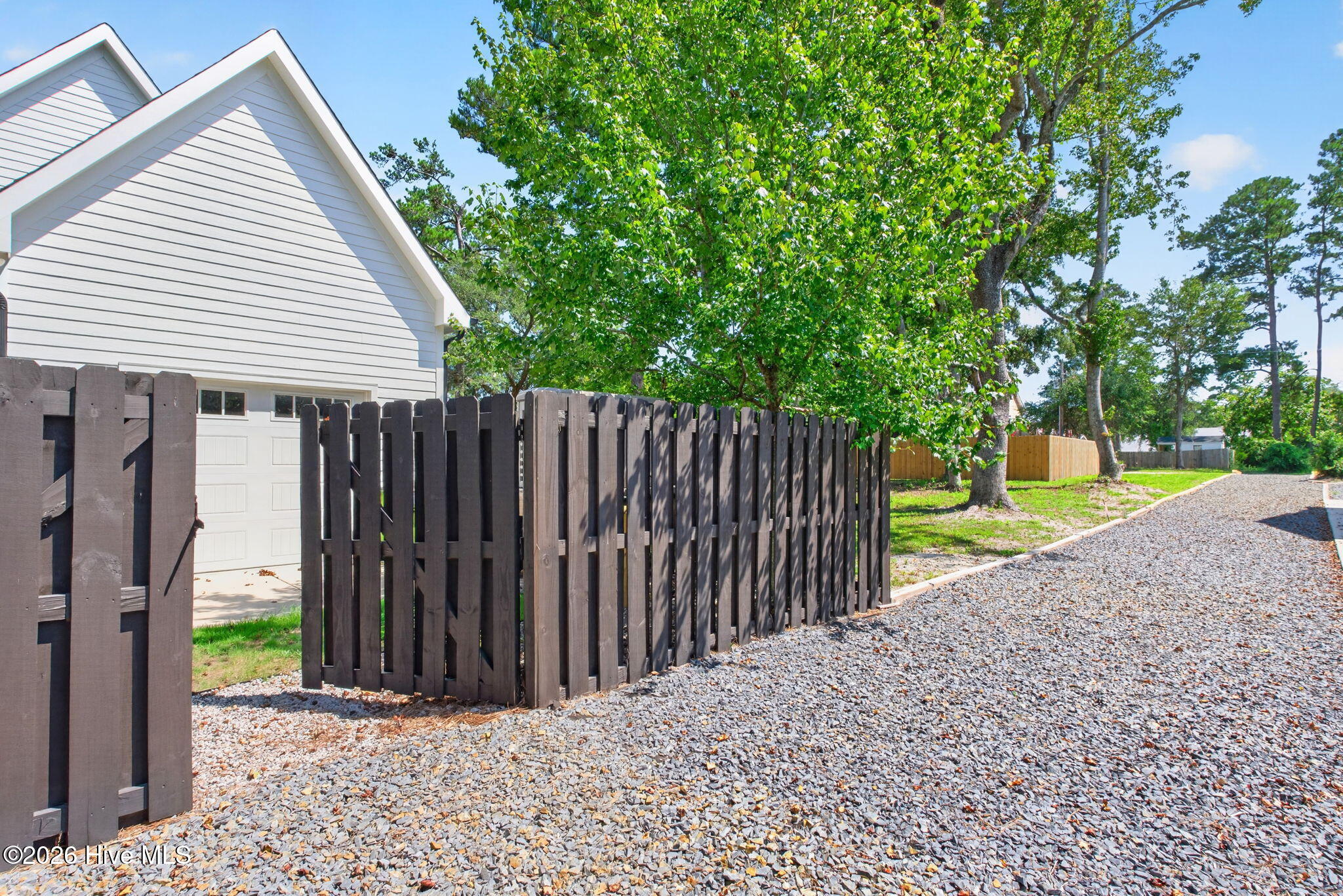 1107 N Caswell Avenue Property Photo 50