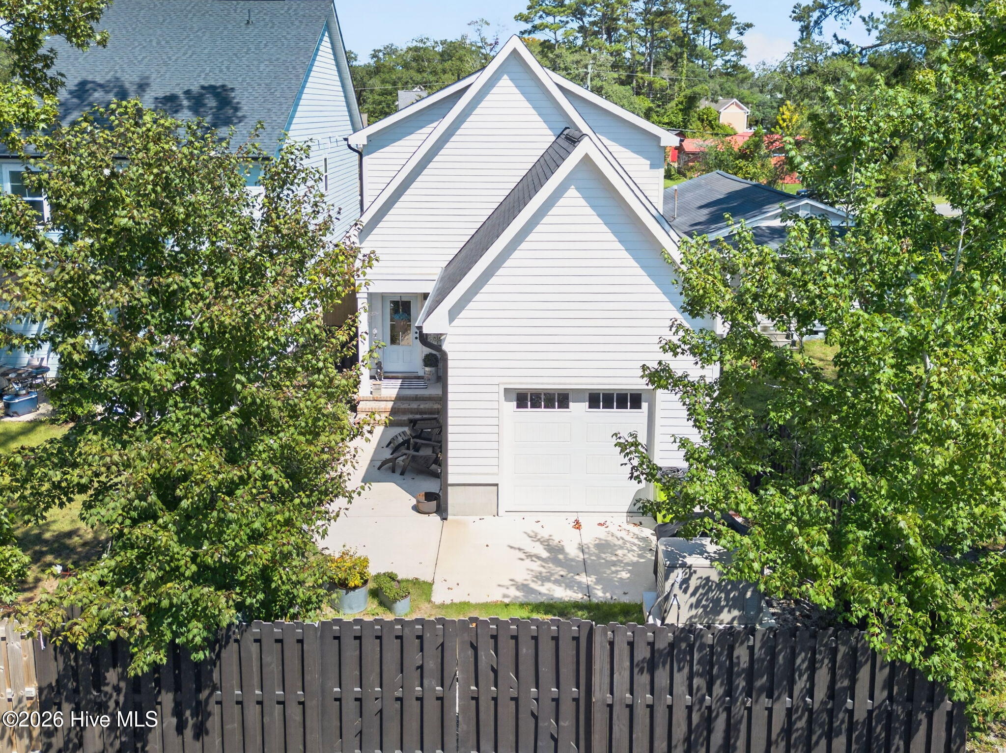 1107 N Caswell Avenue Property Photo 53