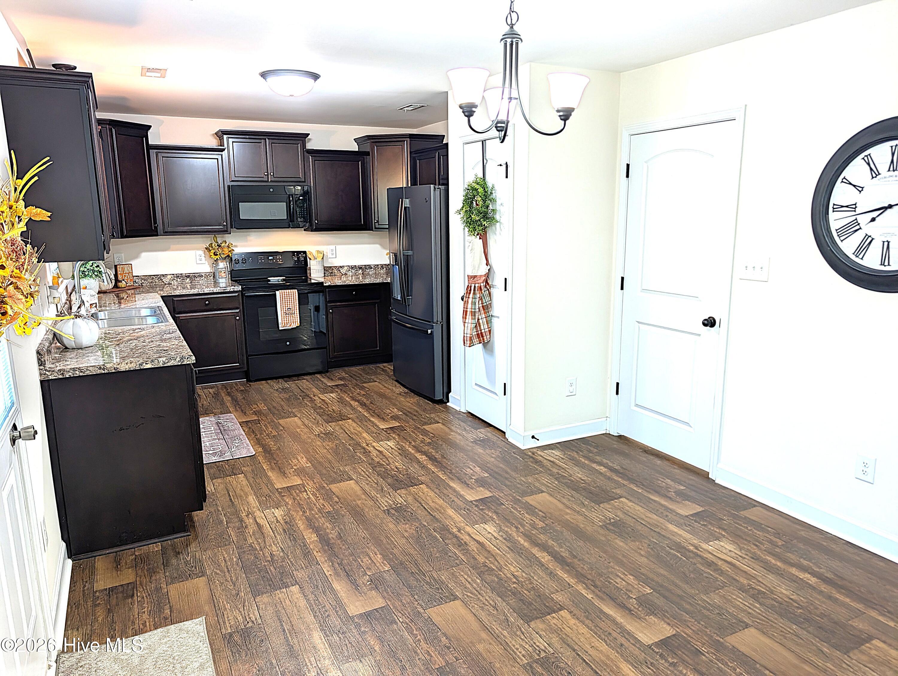 110 Sonia Drive Property Photo 12