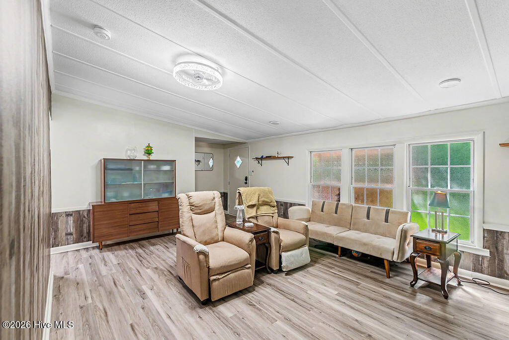 306 Old Loy Avenue Property Photo 14